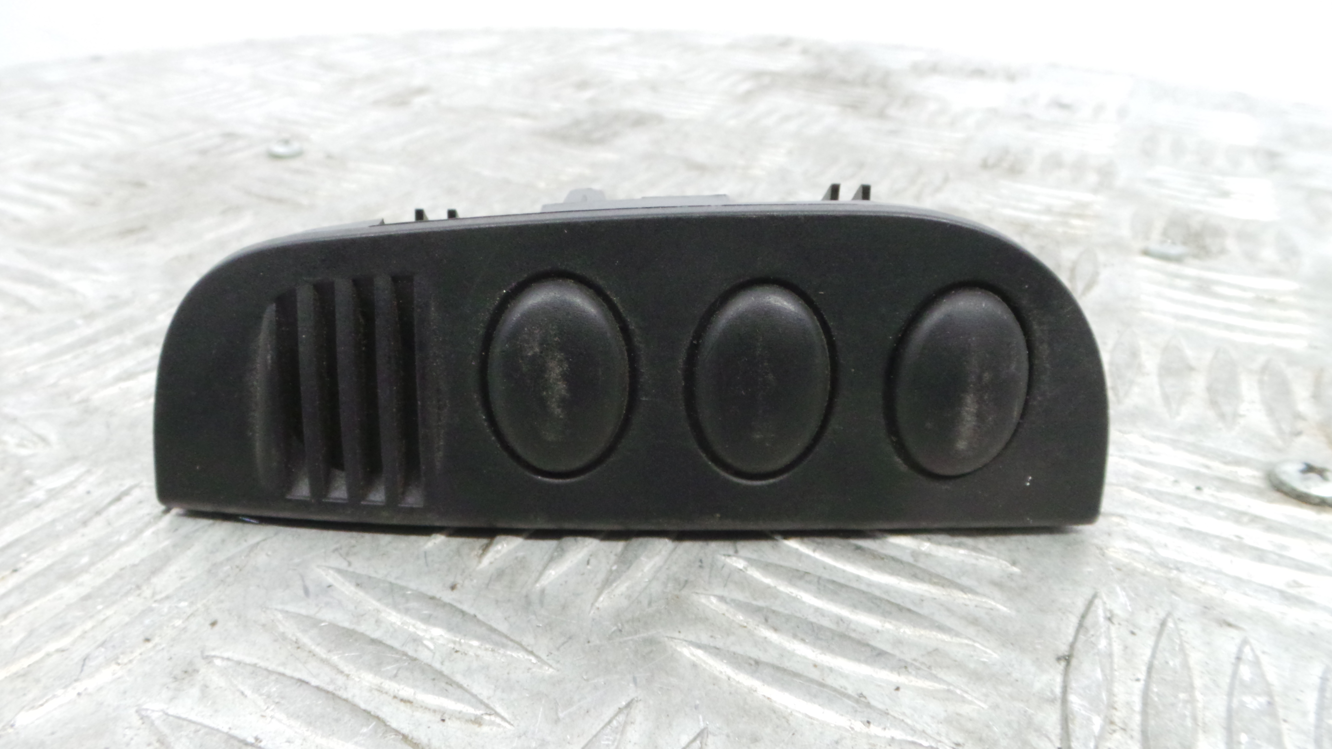 Botões da Consola  96405773XT - CITROËN C3 I (FC_, FN_)-36763060