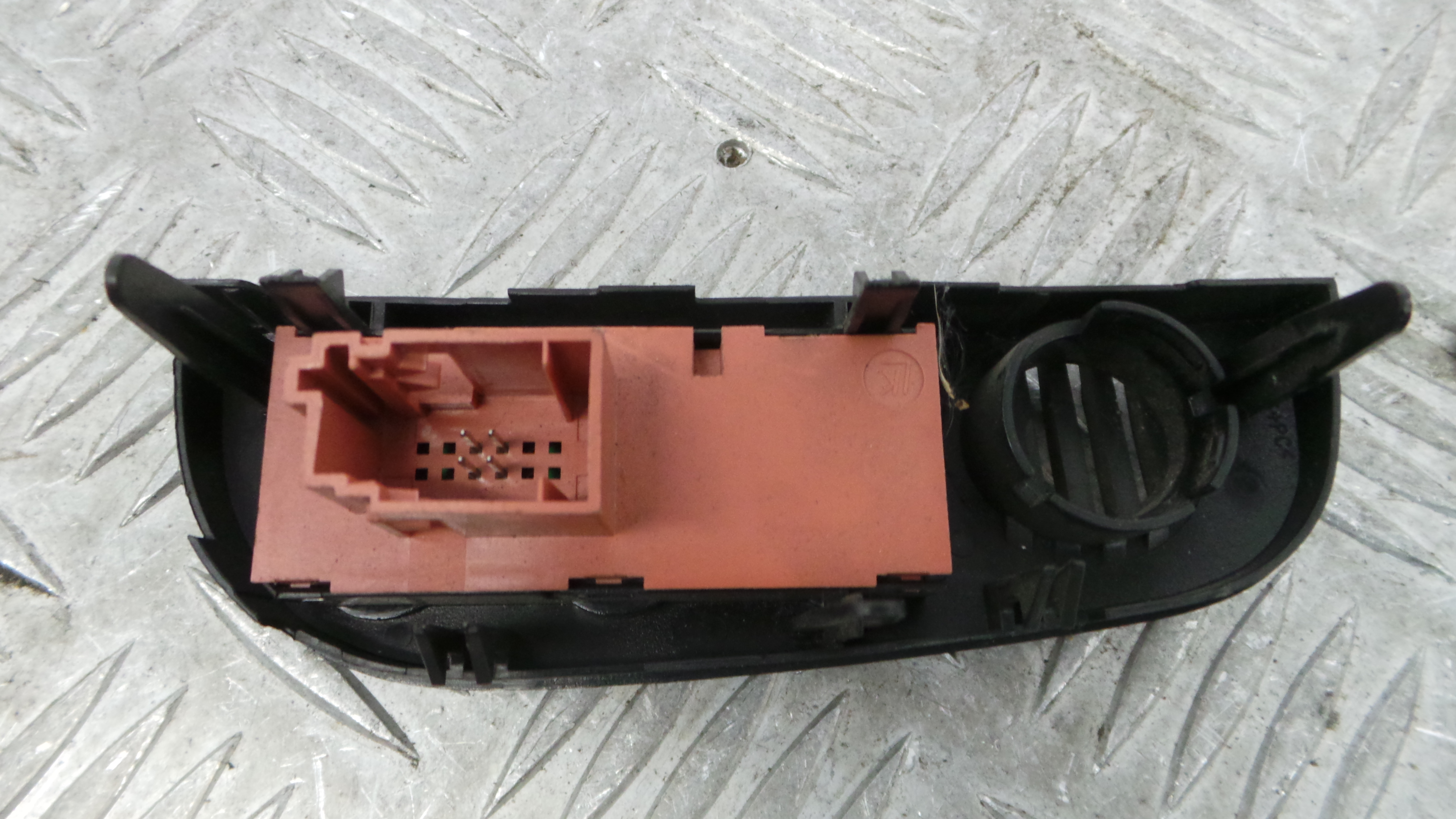 Botões da Consola  96429005XT - CITROËN C2 (JM_)-36763063