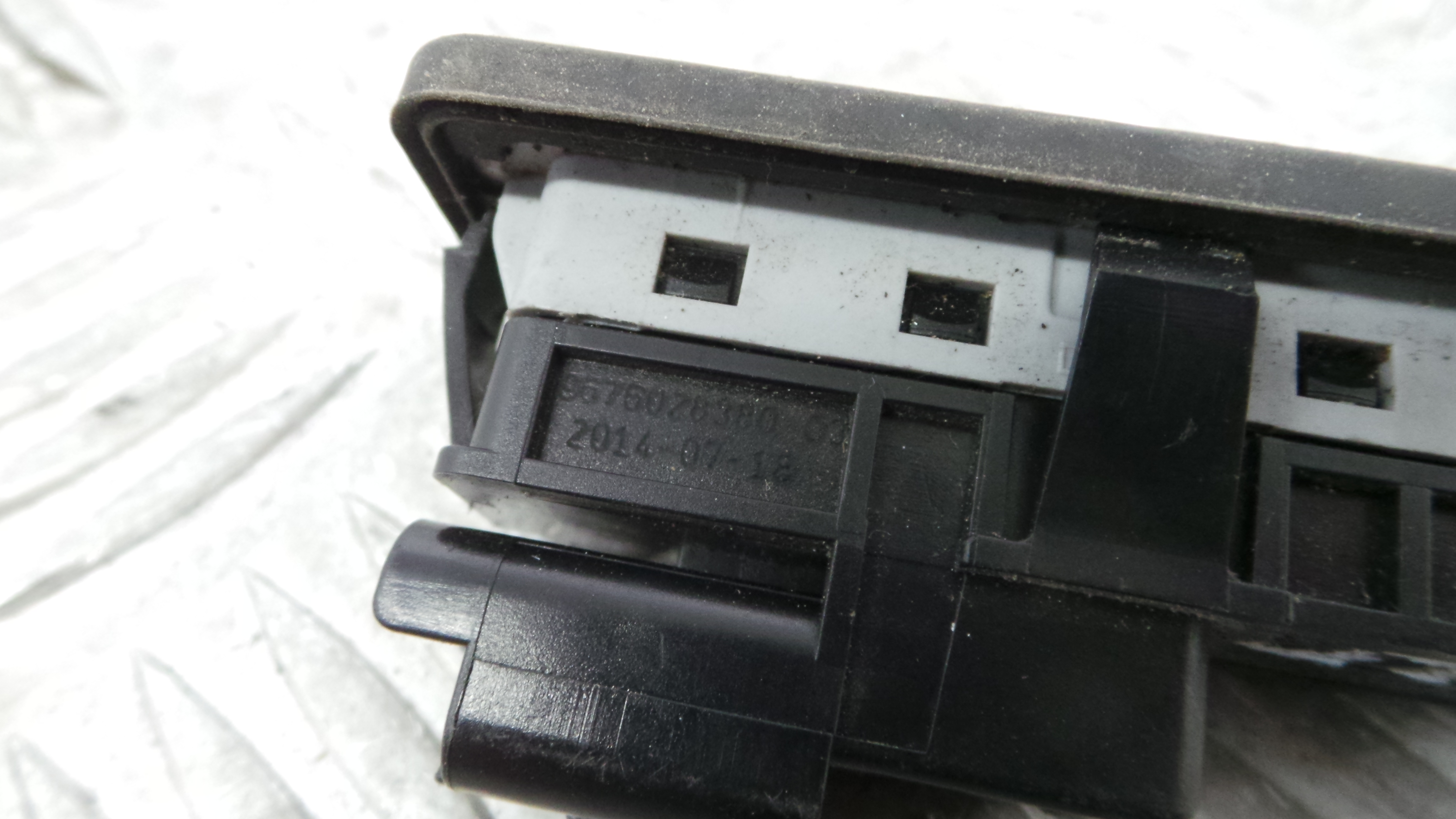 Interruptor / Comando Mala 9676028380 - PEUGEOT 208 I (CA_, CC_)-36763069