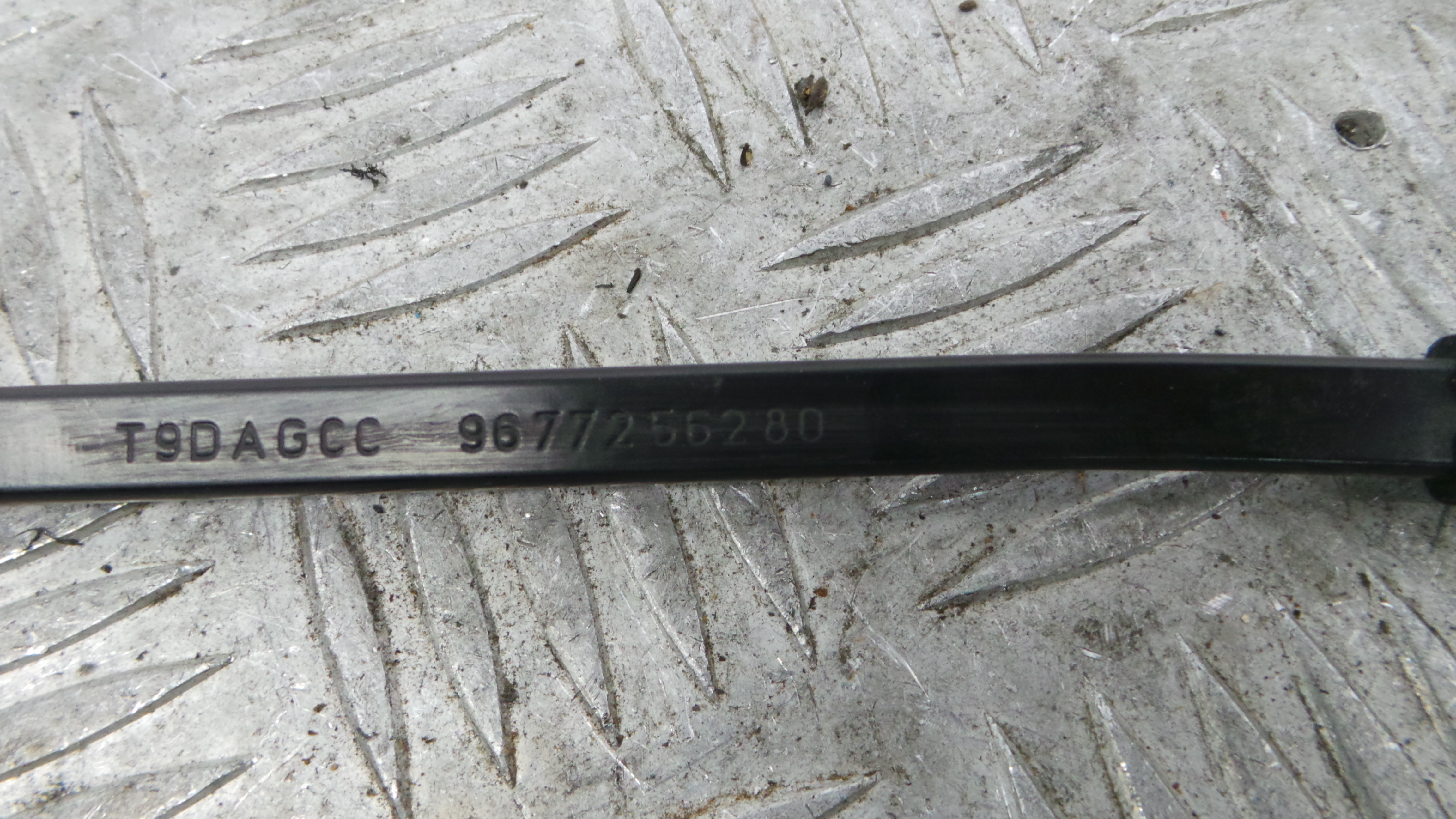 Braço Do Limpa-vidros 9677256280 - PEUGEOT 208 II (UB_, UP_, UW_, UJ_)-36766244