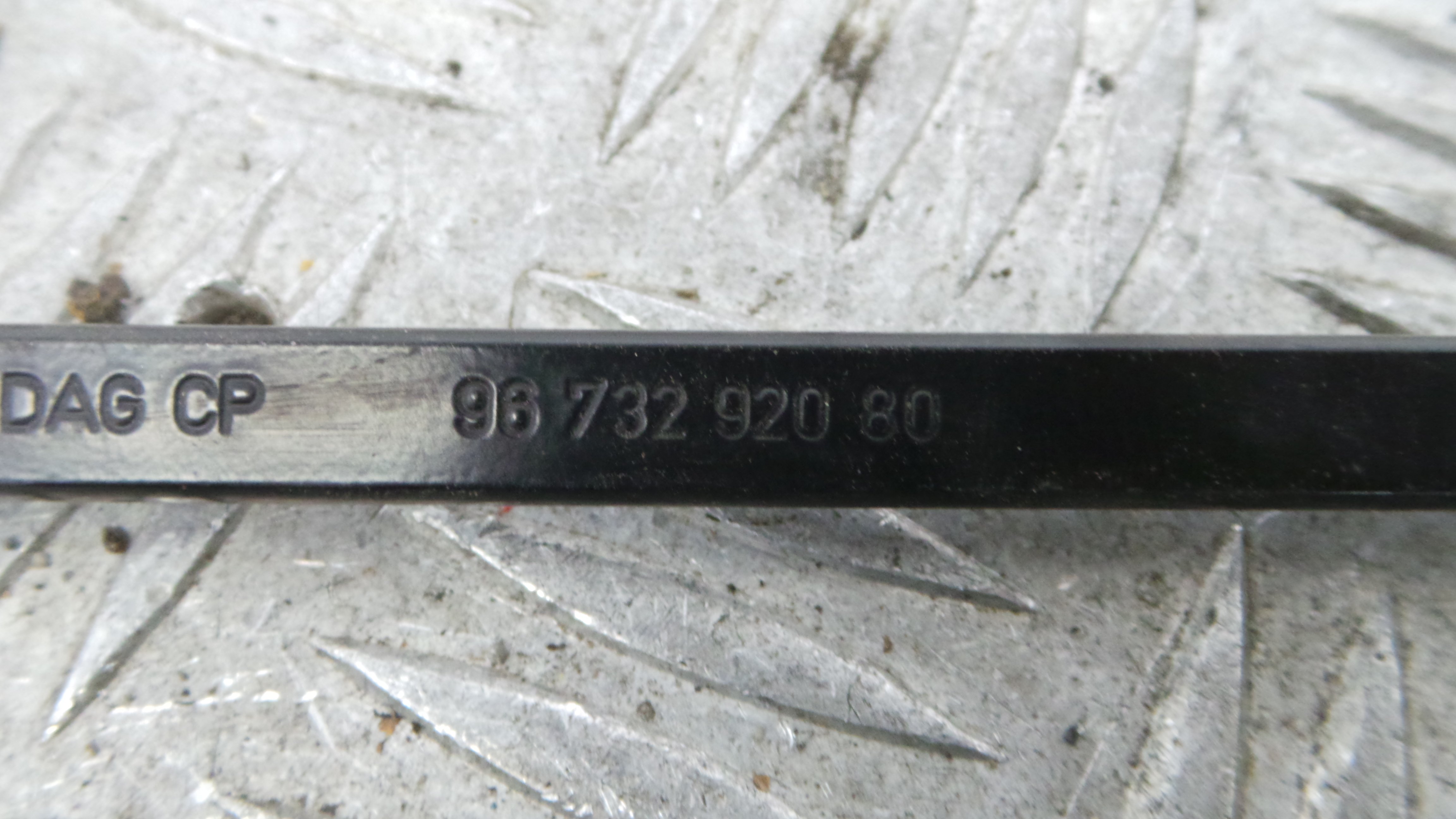 Braço Do Limpa-vidros 9673292080 - PEUGEOT 208 I (CA_, CC_)-36766274