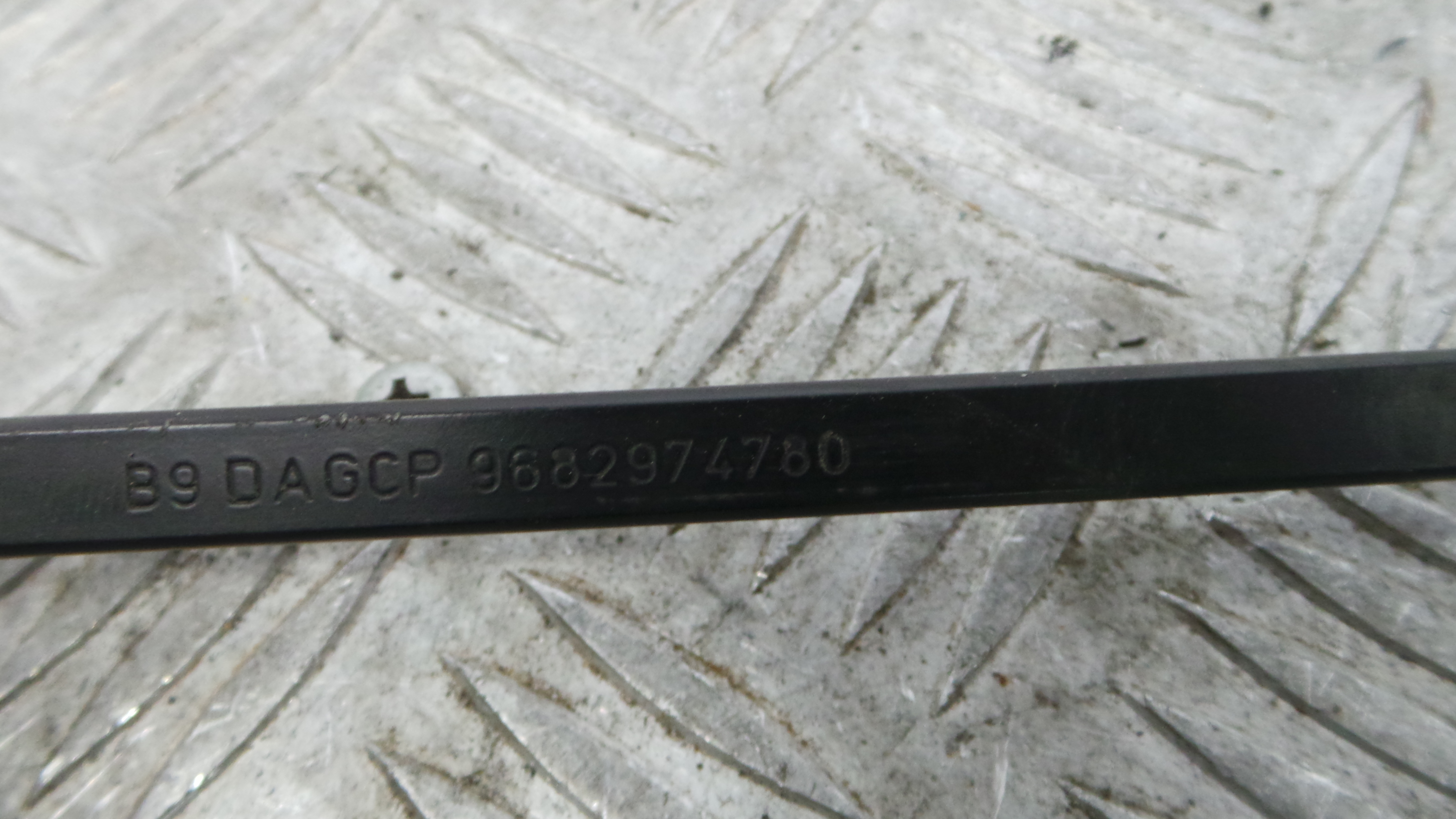 Braço Do Limpa-vidros 9682974780 - PEUGEOT PARTNER Caixa/monovolume-36766280