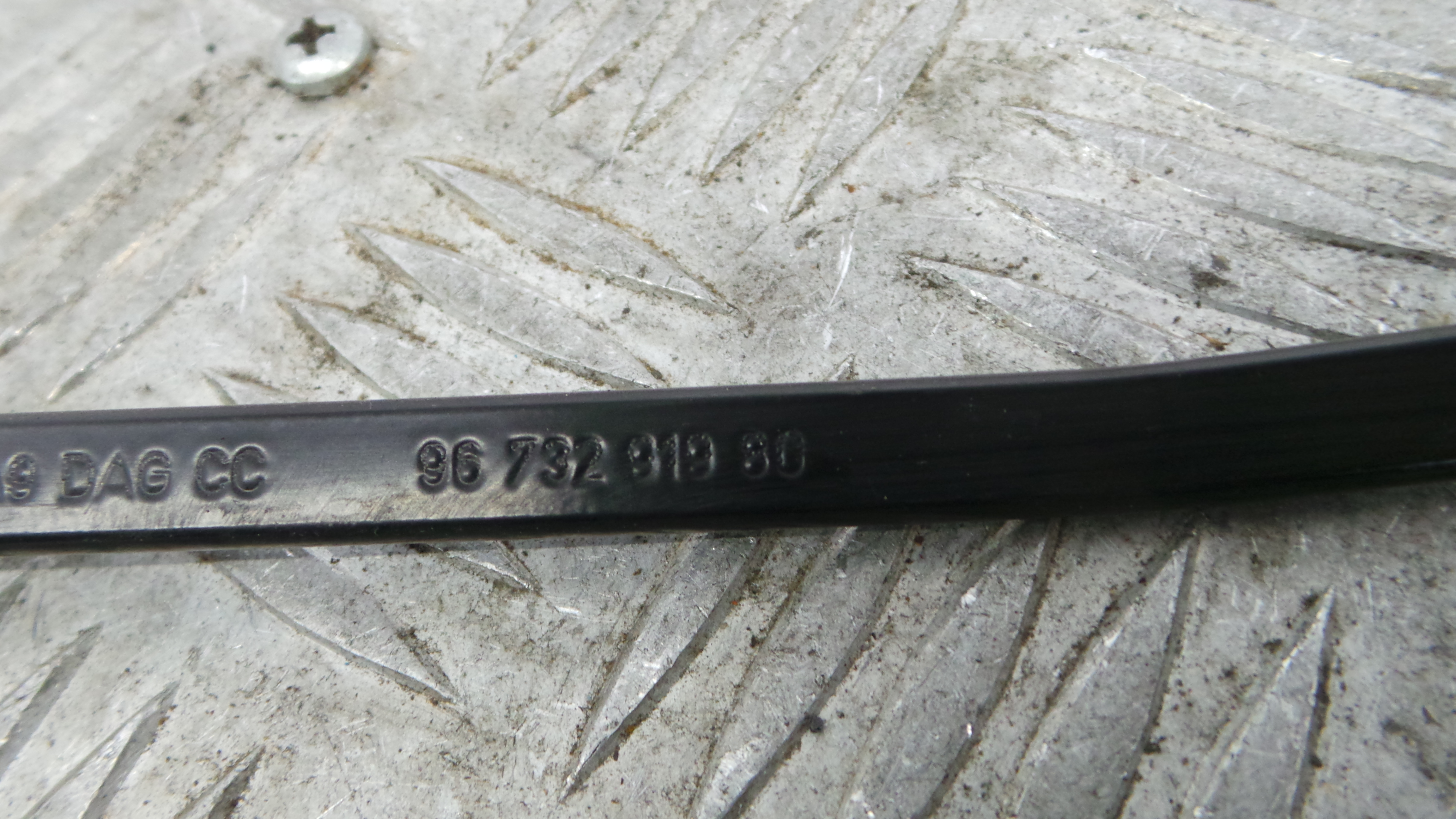 Braço Do Limpa-vidros 9673291980 - PEUGEOT 208 I (CA_, CC_)-36766294