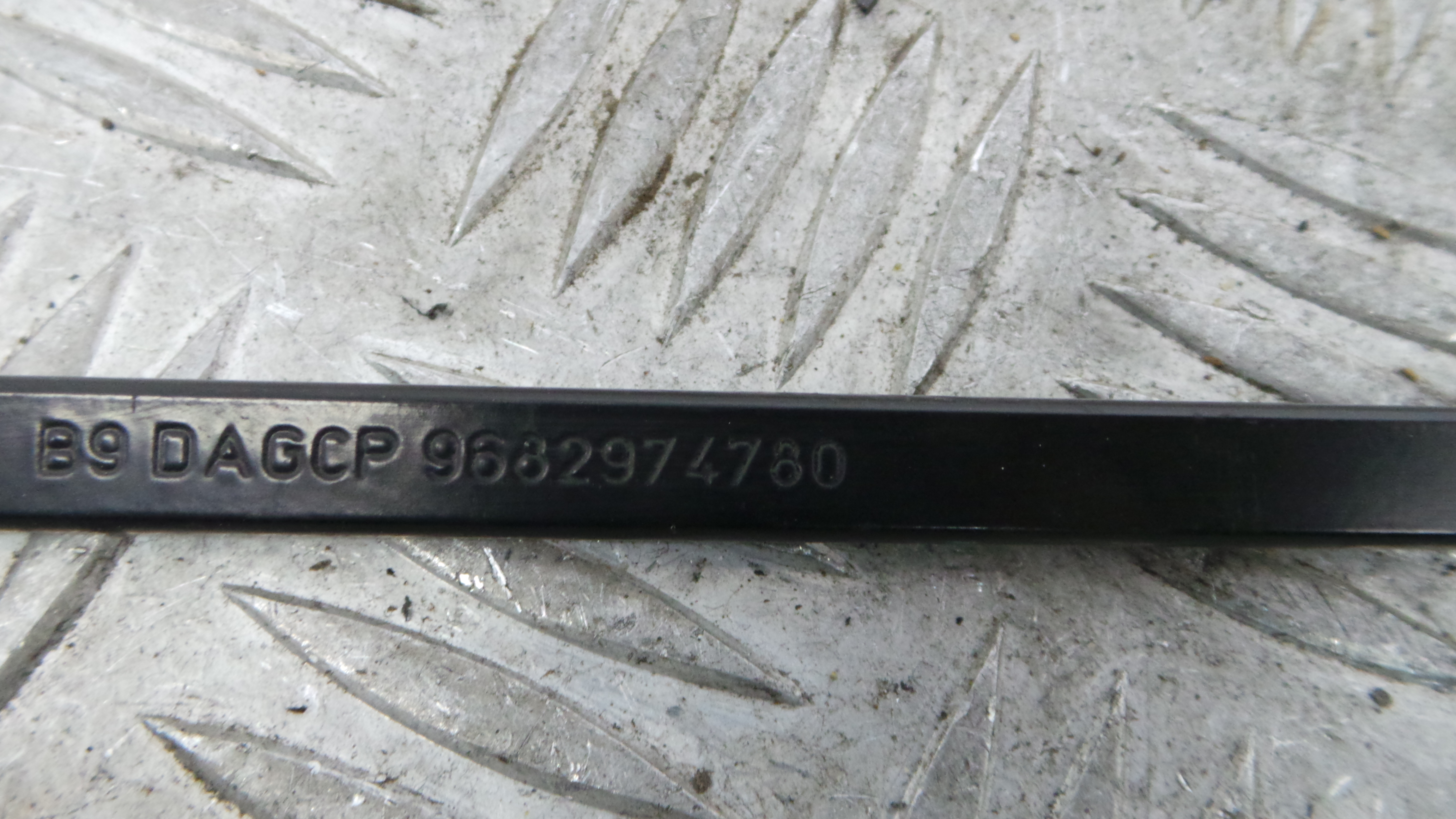 Braço Do Limpa-vidros 96682974780 - CITROËN BERLINGO Caixa/monovolume (B9)-36766297