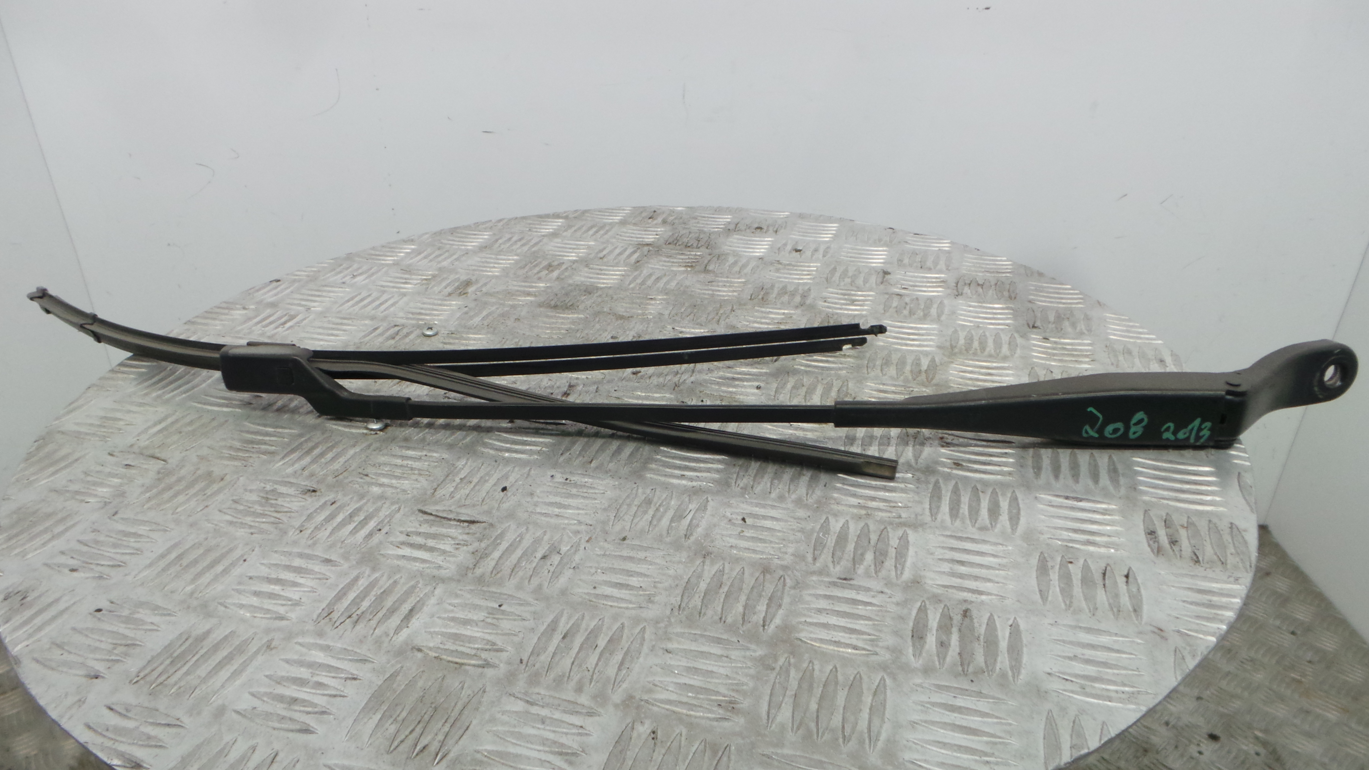 Braço Do Limpa-vidros 9673291980 - PEUGEOT 208 I (CA_, CC_)-36772280 Braço Do Limpa-vidros 9673291980 - PEUGEOT 208 I (CA_, CC_)-36772280