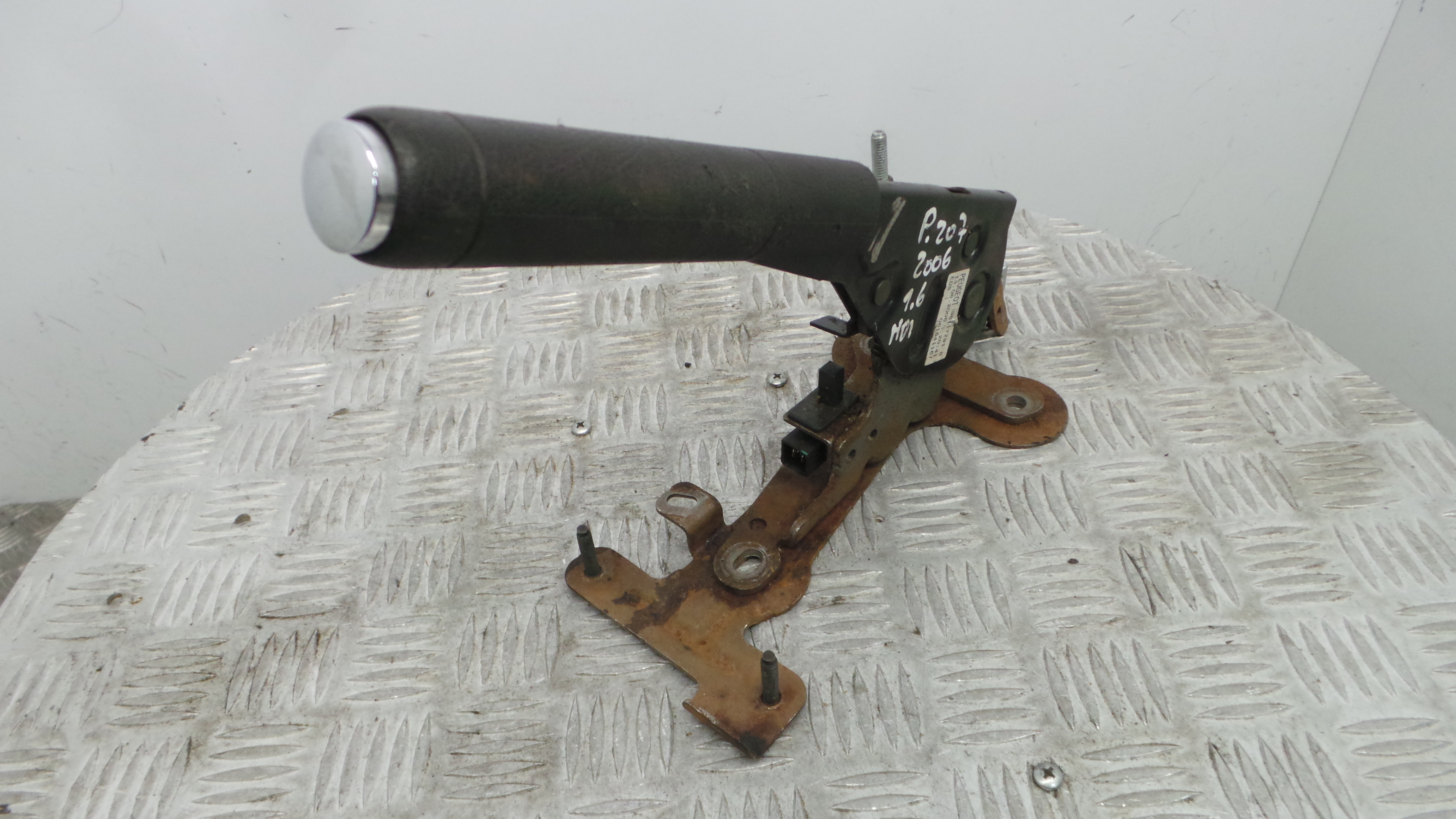 Travão de Mão 96517791 - PEUGEOT 207 (WA_, WC_), 207/207+ (WA_, WC_)-36775917 Travão de Mão 96517791 - PEUGEOT 207 (WA_, WC_), 207/207+ (WA_, WC_)-36775917