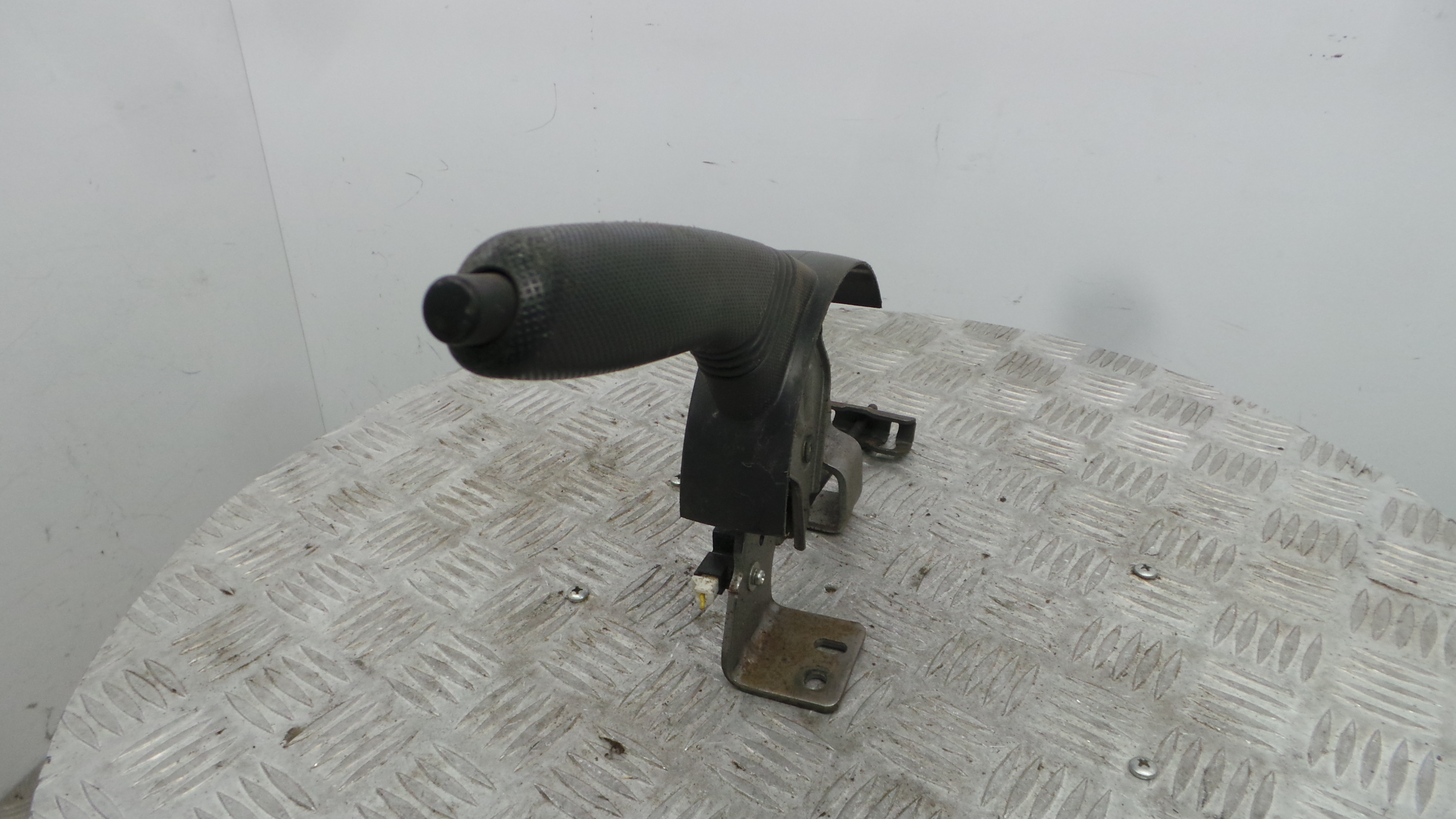 Travão de Mão  4701A0 - PEUGEOT 107 (PM_, PN_)-36776391