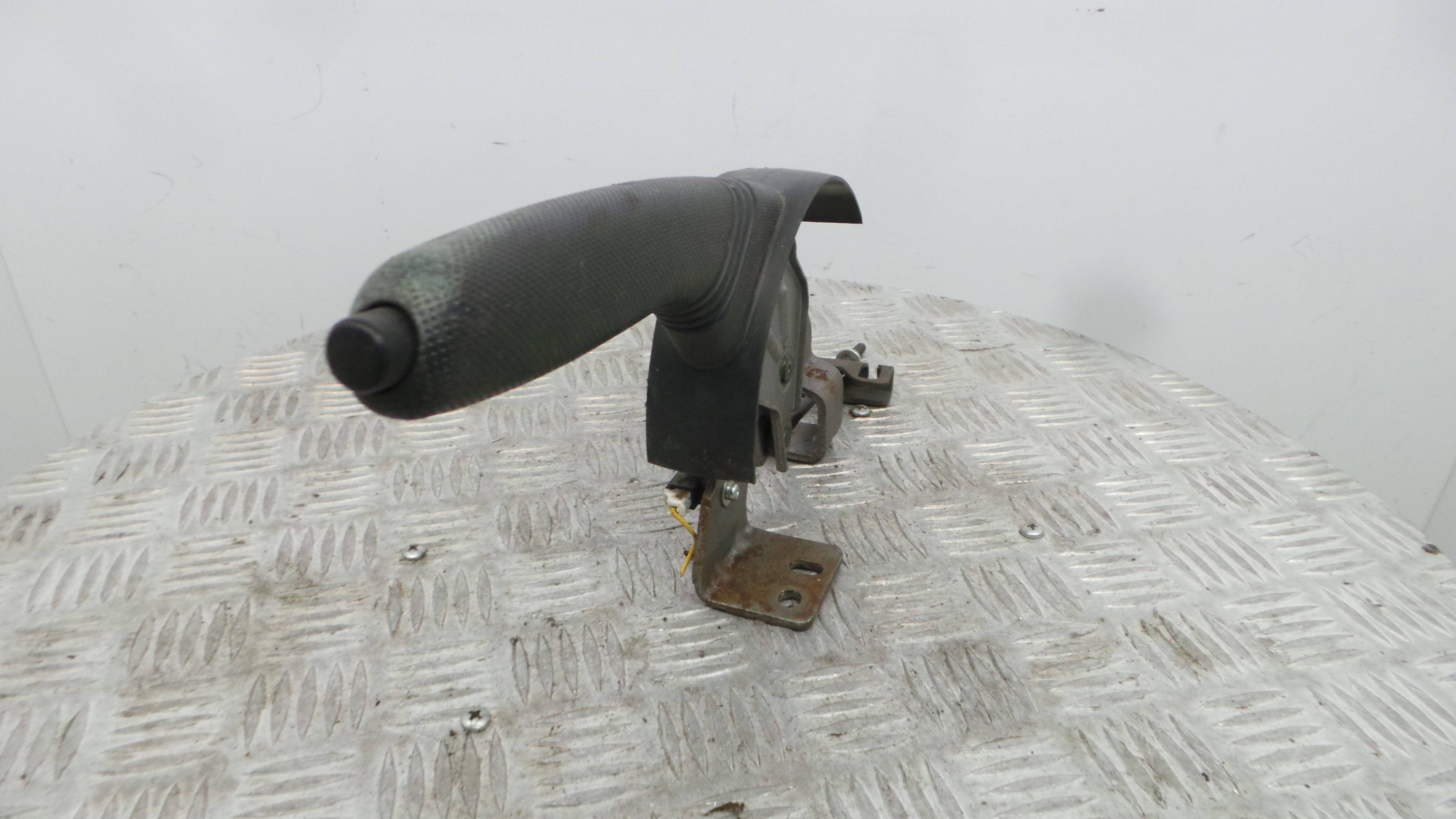 Travão de Mão  4701A0 - PEUGEOT 107 (PM_, PN_)-36776393