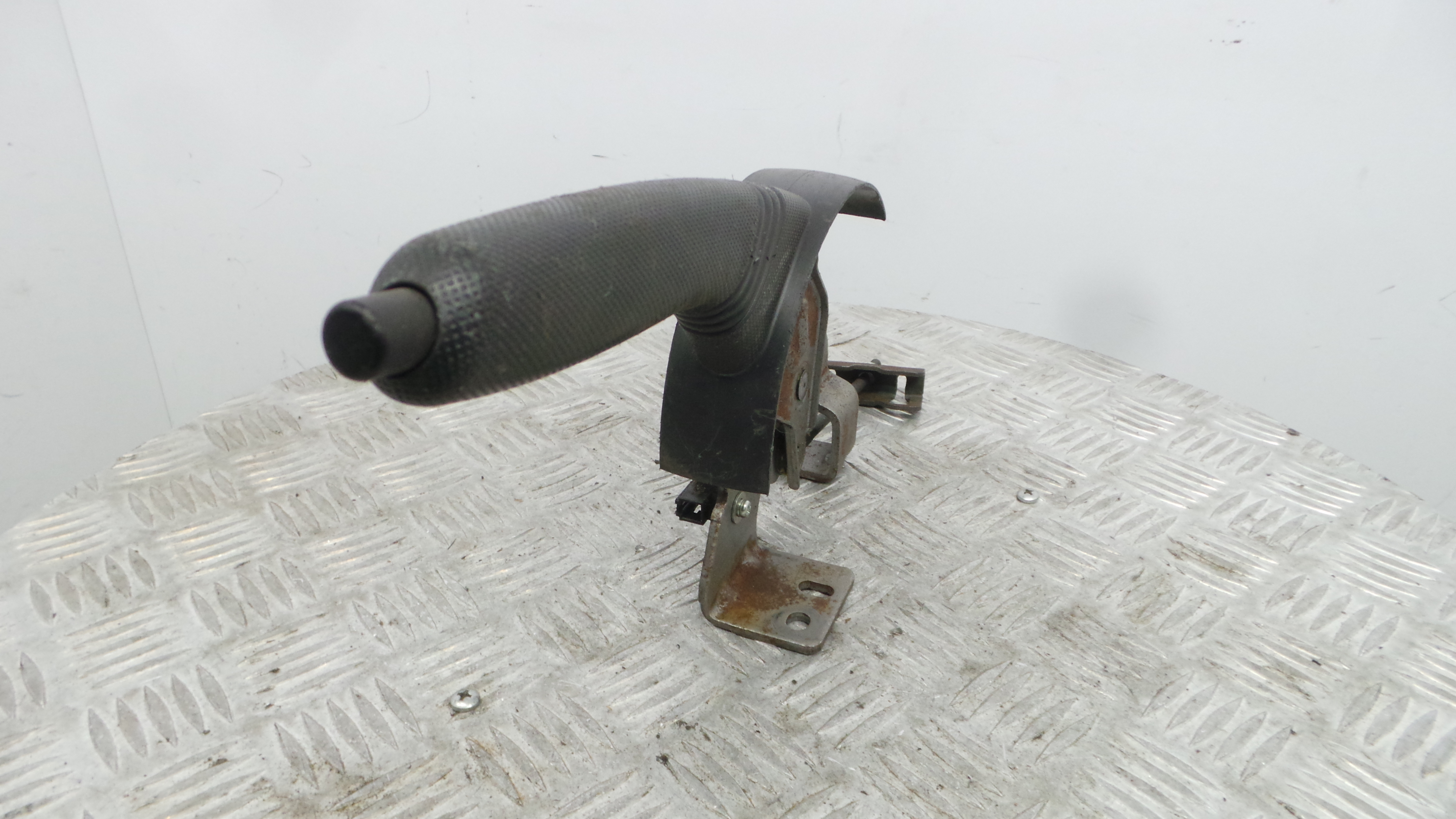 Travão de Mão  4701A0 - PEUGEOT 107 (PM_, PN_)-36776397