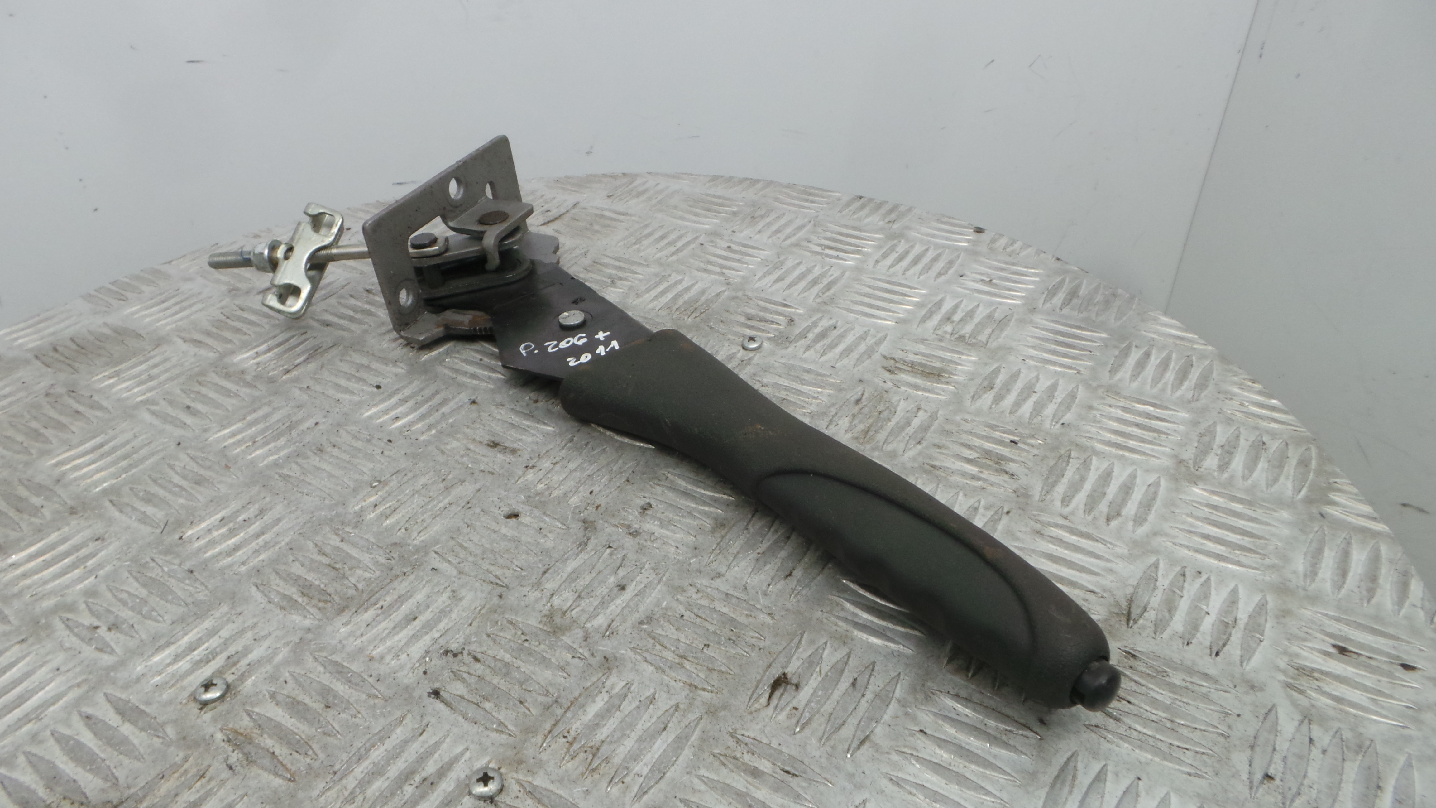 Travão de Mão  4701E6 - PEUGEOT 206+ (2L_, 2M_)-36776531