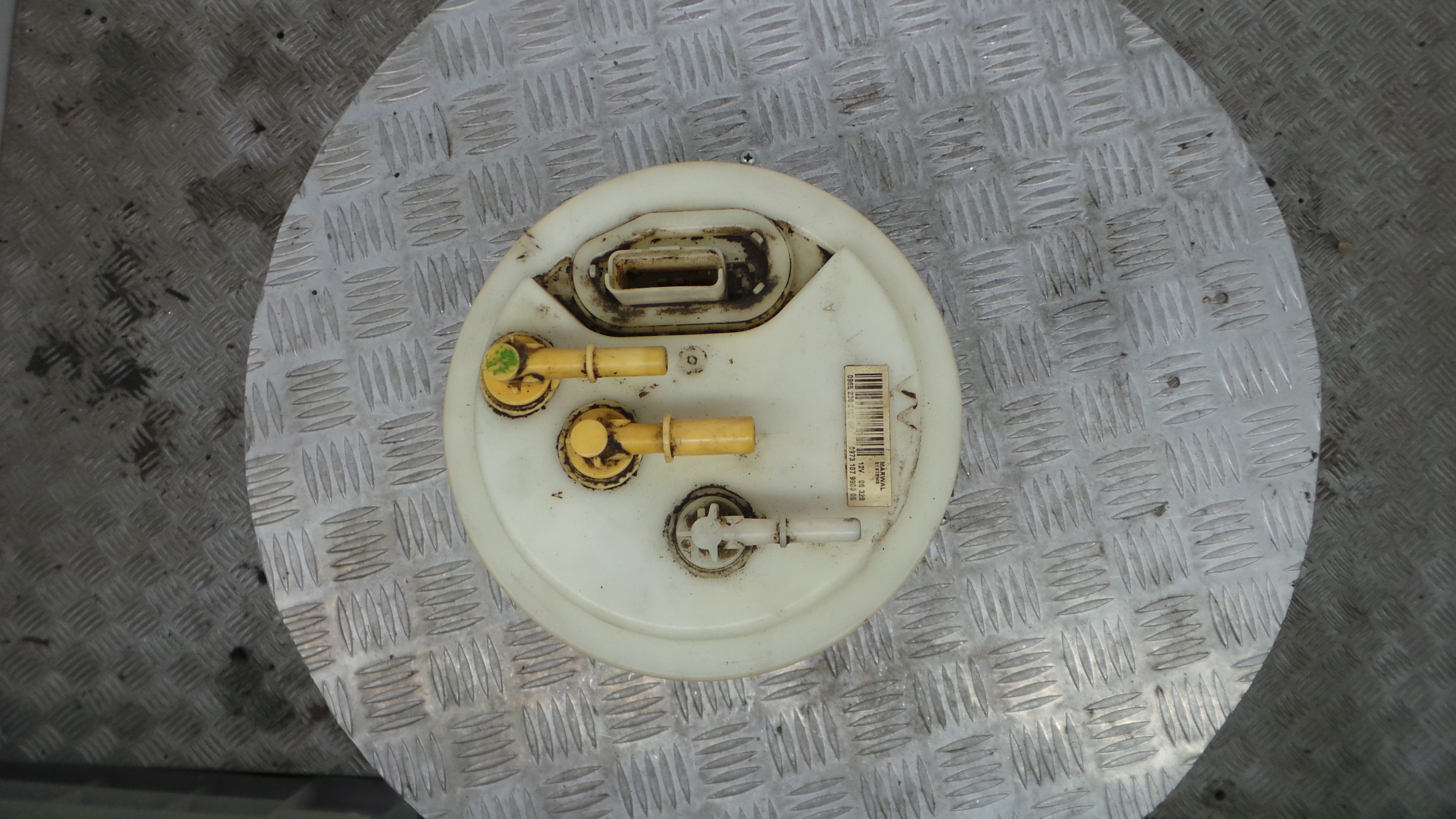 Boia do Combustível 096523821800A - PEUGEOT 107 (PM_, PN_)-36776577