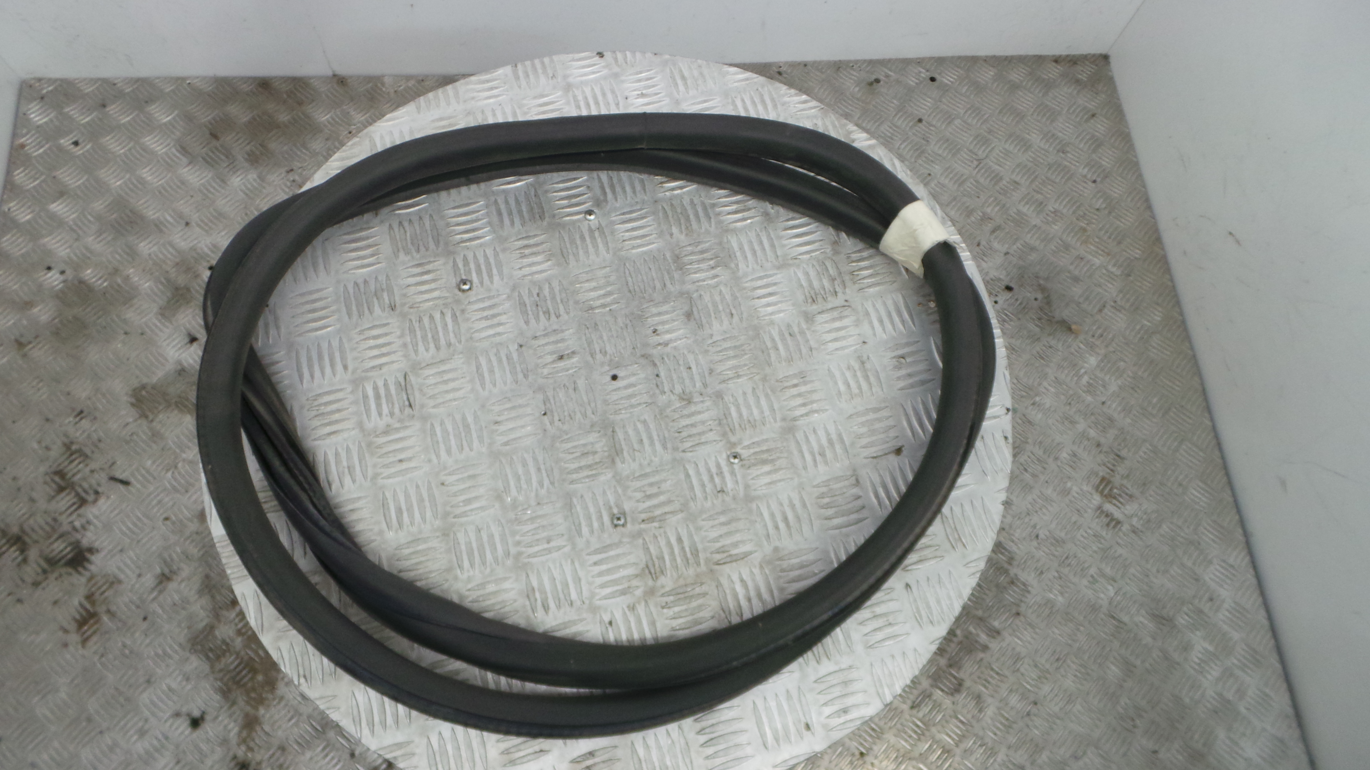 Borracha Porta Tras Esquerda 9673170080 - PEUGEOT 208 I (CA_, CC_)-36780821
