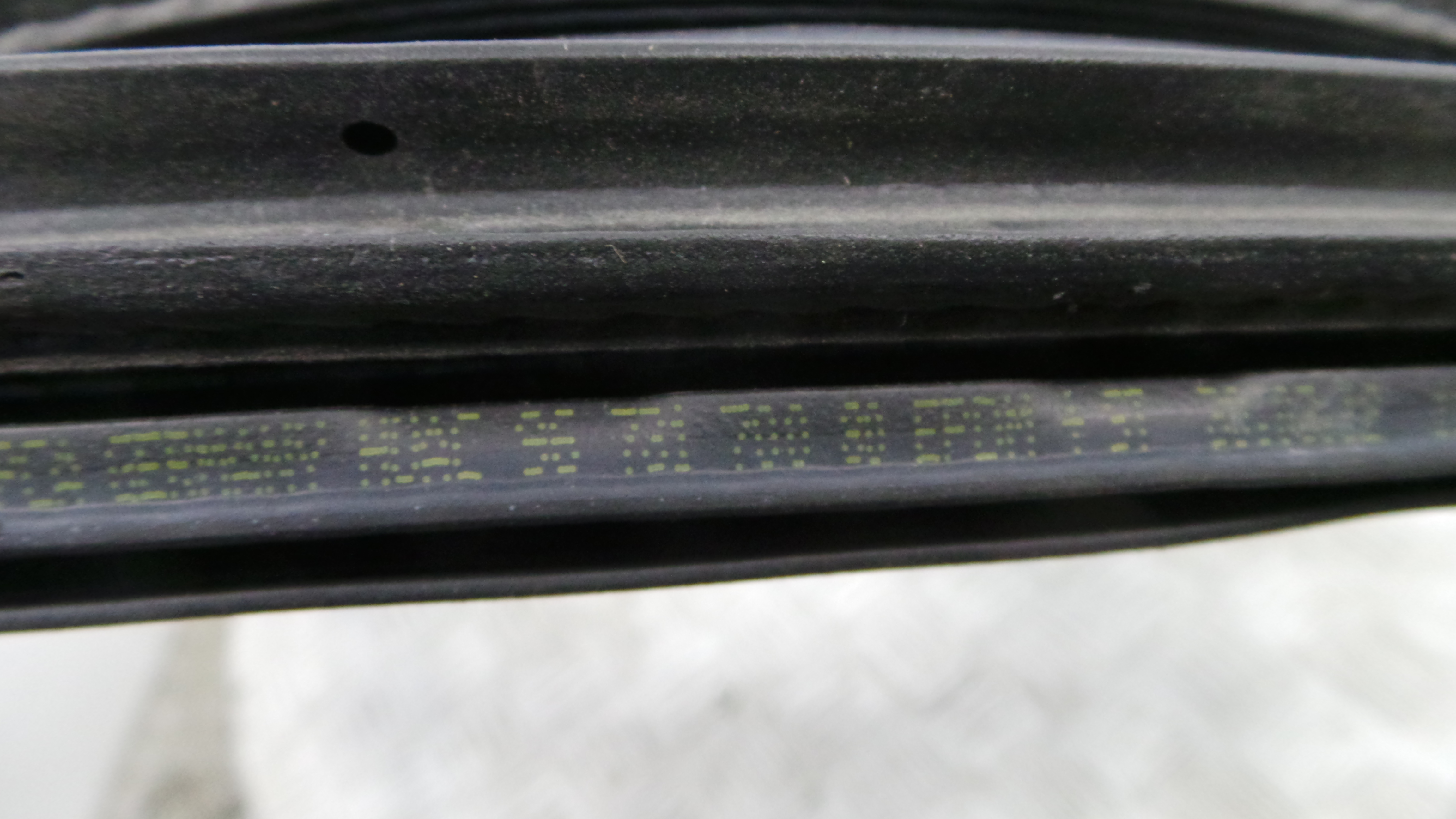 Borracha Porta Tras Esquerda 9673170080 - PEUGEOT 208 I (CA_, CC_)-36780821