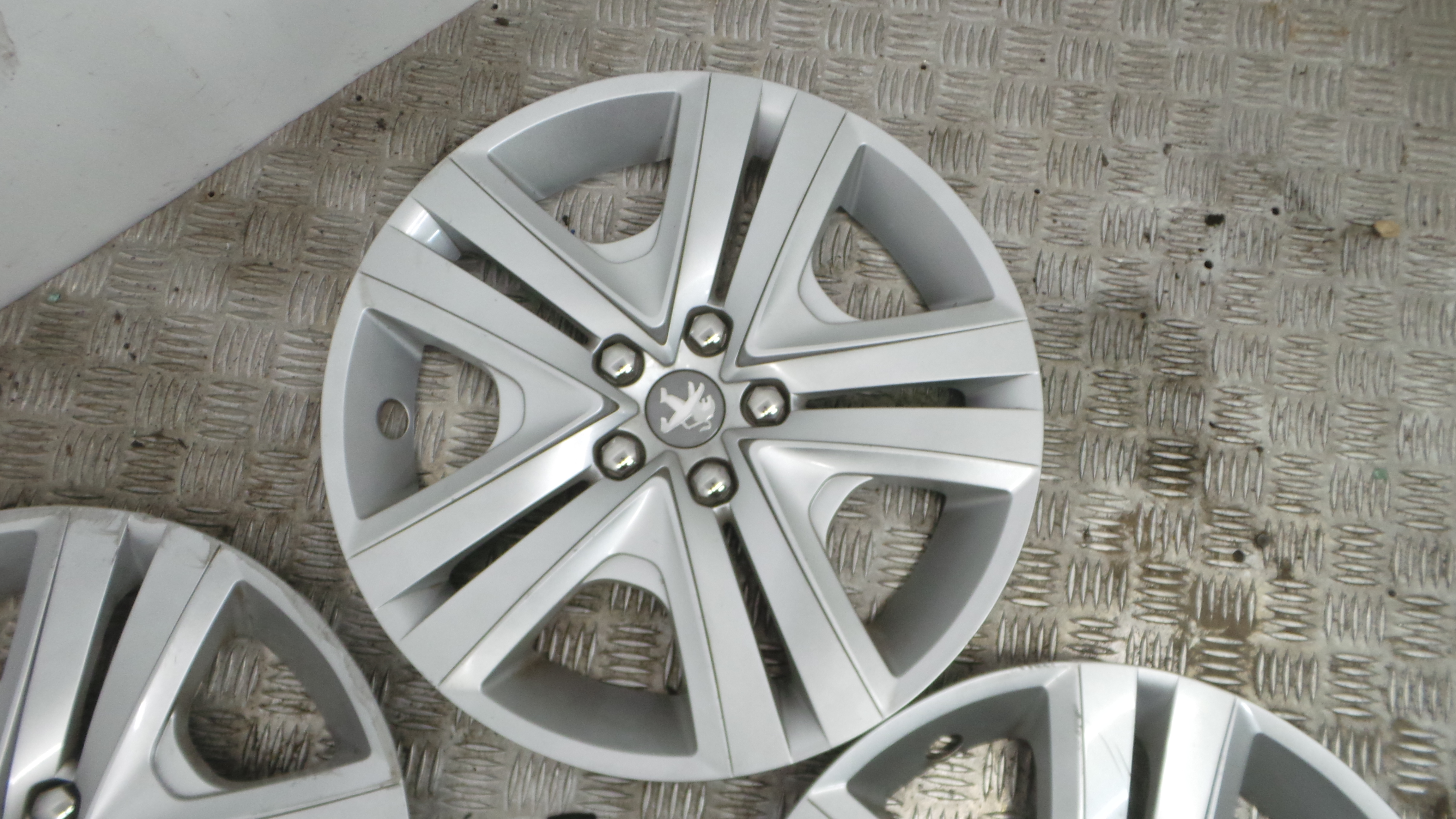 Tampões das rodas 9812533777 - PEUGEOT 2008 I (CU_)-36780832