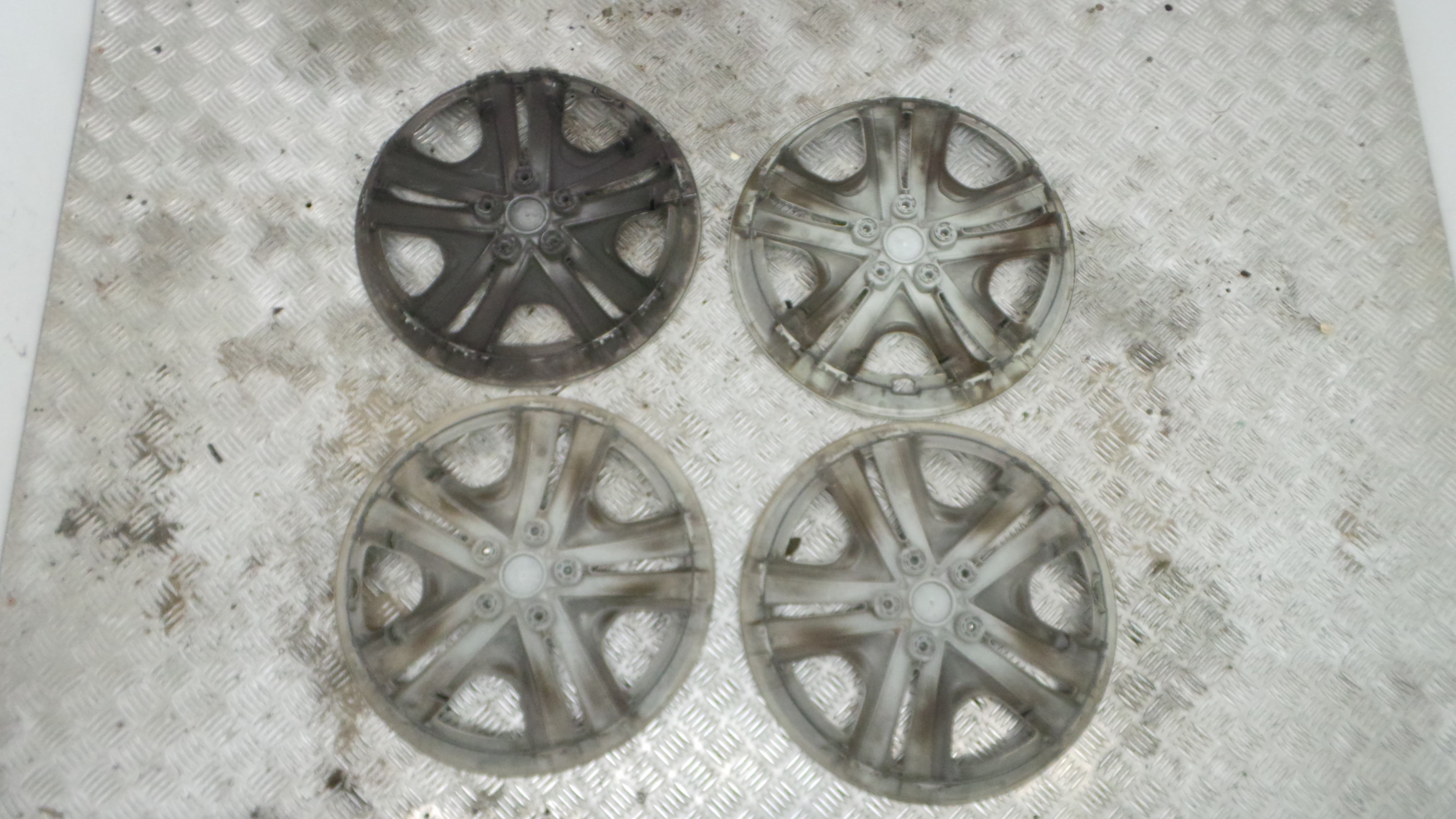 Tampões das rodas 9812533777 - PEUGEOT 2008 I (CU_)-36780832