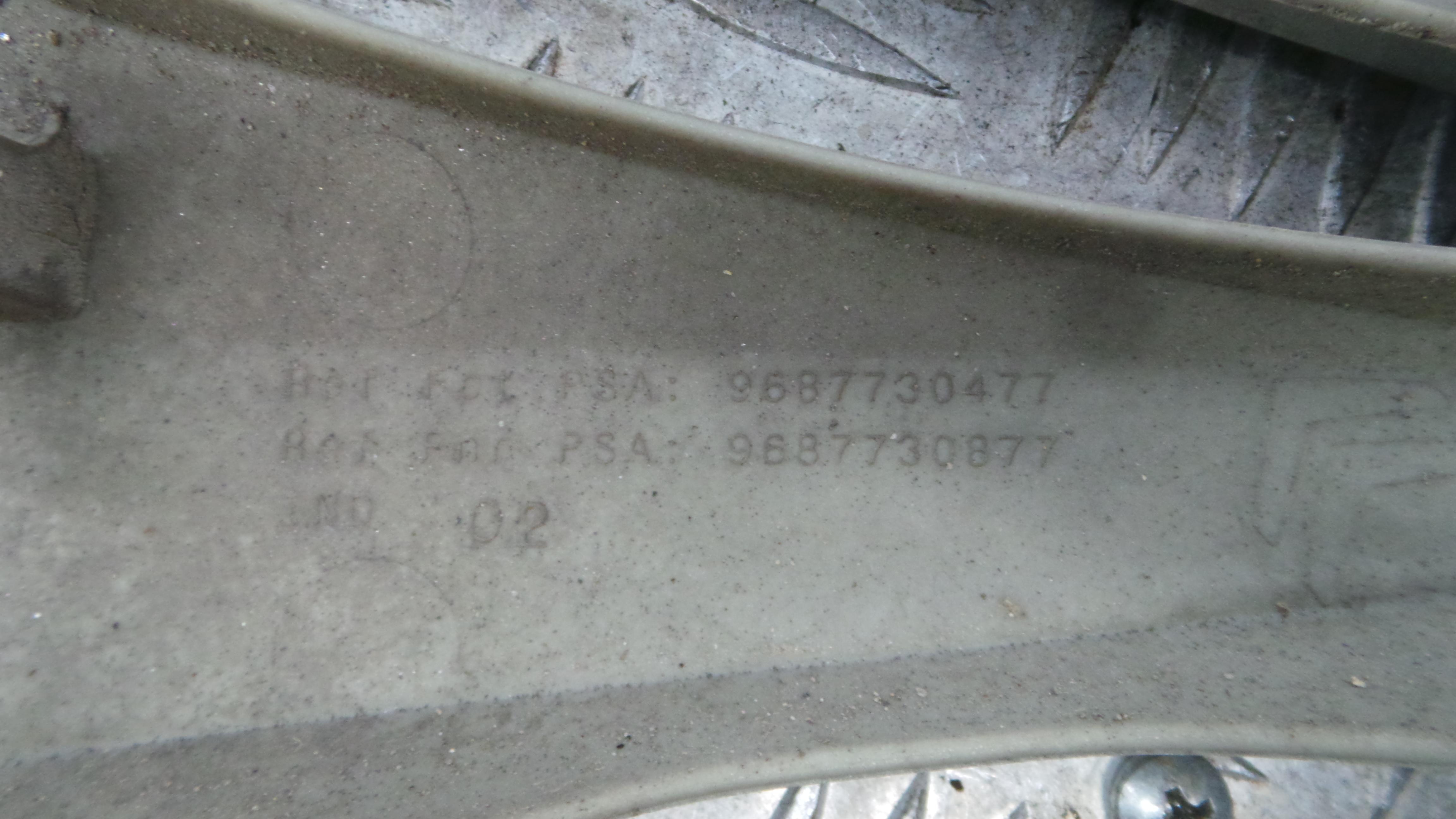 Tampões das rodas 9687730477 - CITROËN C3 II (SC_)-36780881