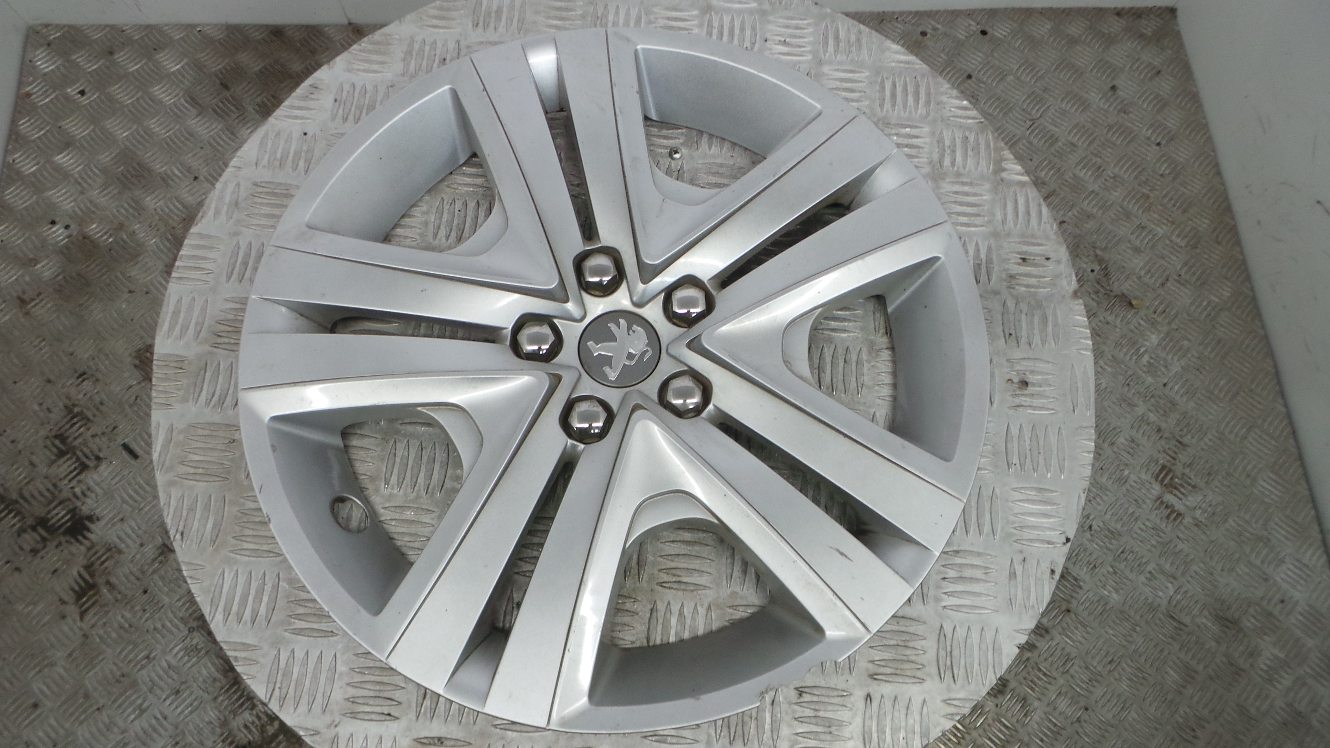 Tampões das rodas 9809717877 - PEUGEOT 208 I (CA_, CC_)-36780890