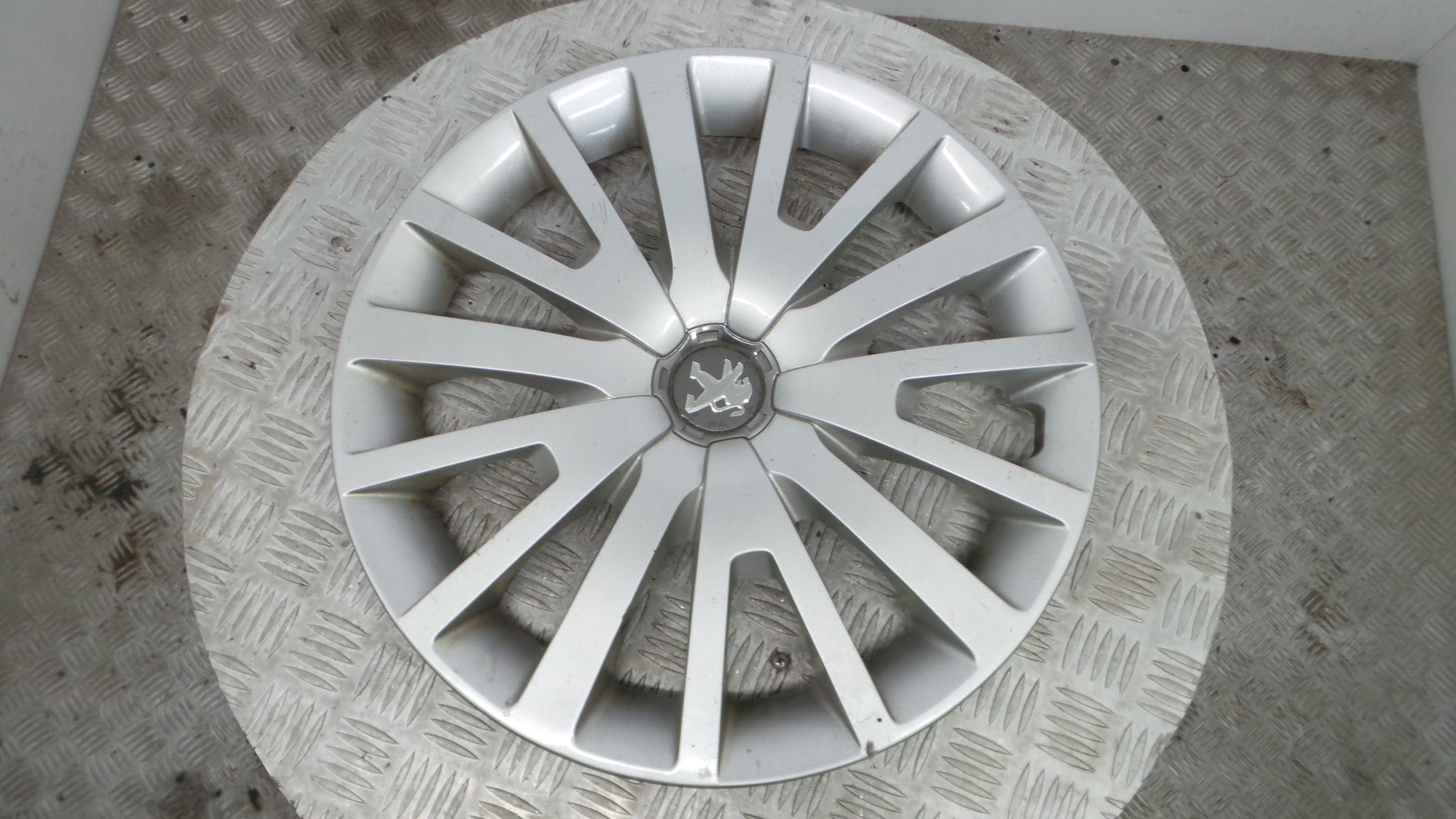 Tampões das rodas 9677426377 - PEUGEOT 308 II (LB_, LP_, LW_, LH_, L3_)-36780928