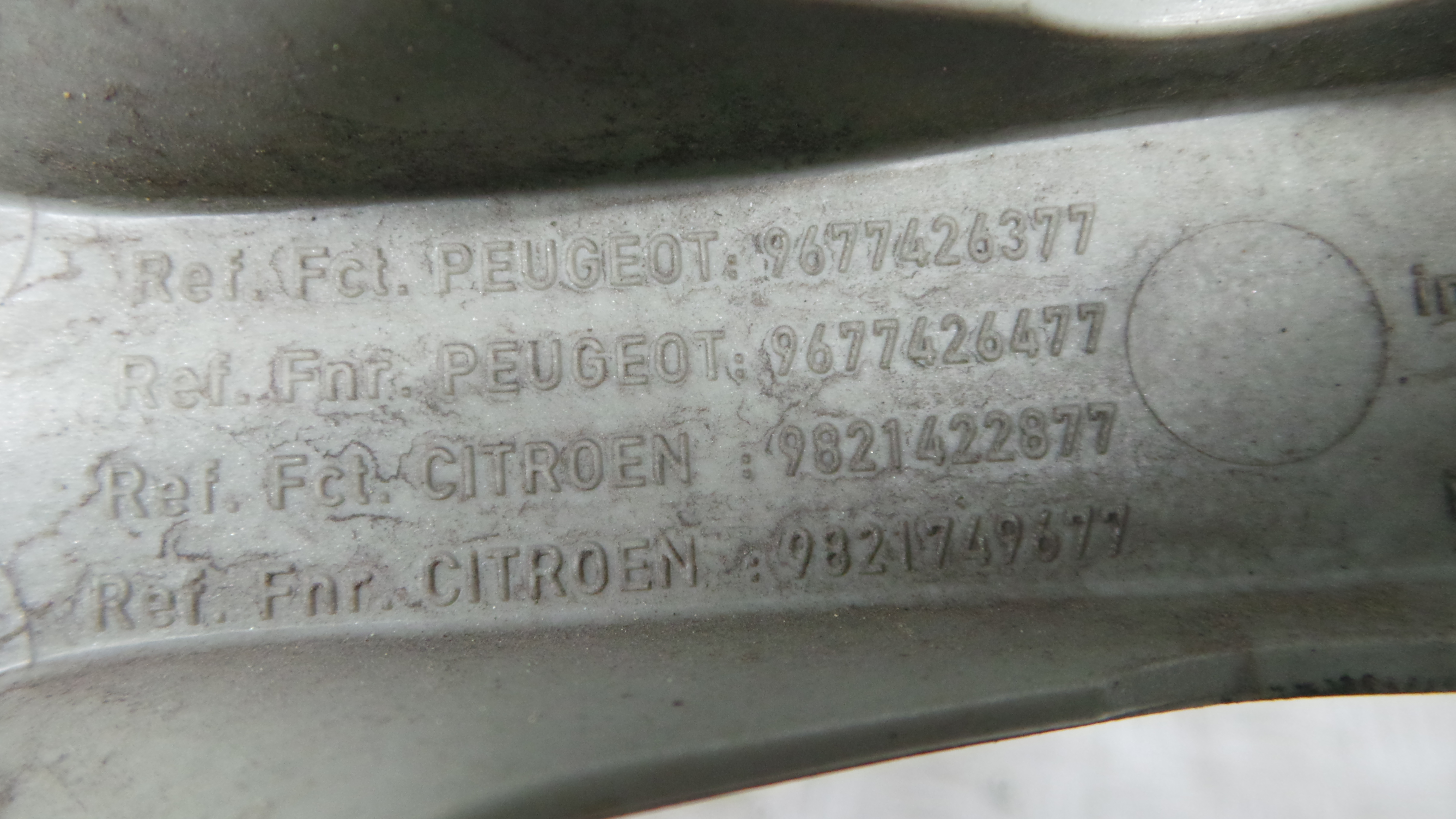 Tampões das rodas 9677426377 - PEUGEOT 308 II (LB_, LP_, LW_, LH_, L3_)-36780928