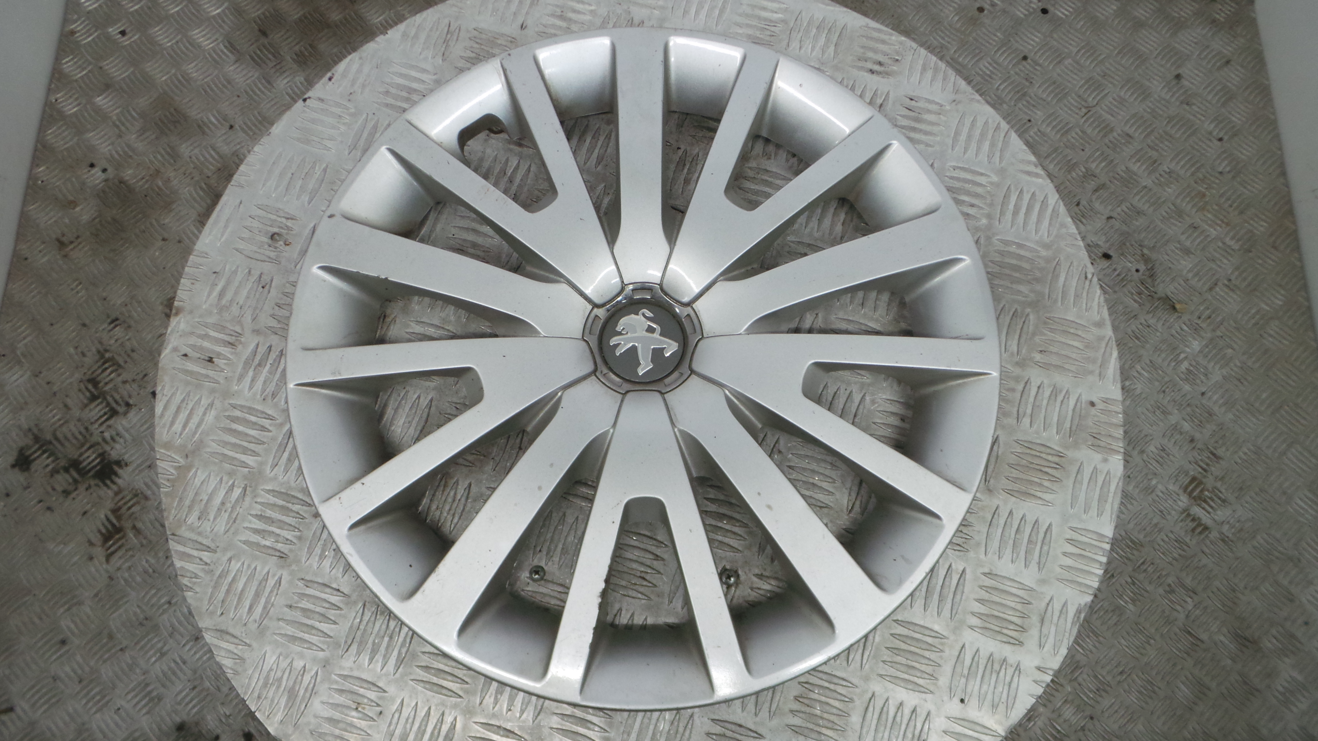 Tampões das rodas 9677426377 - PEUGEOT 308 II (LB_, LP_, LW_, LH_, L3_)-36780931