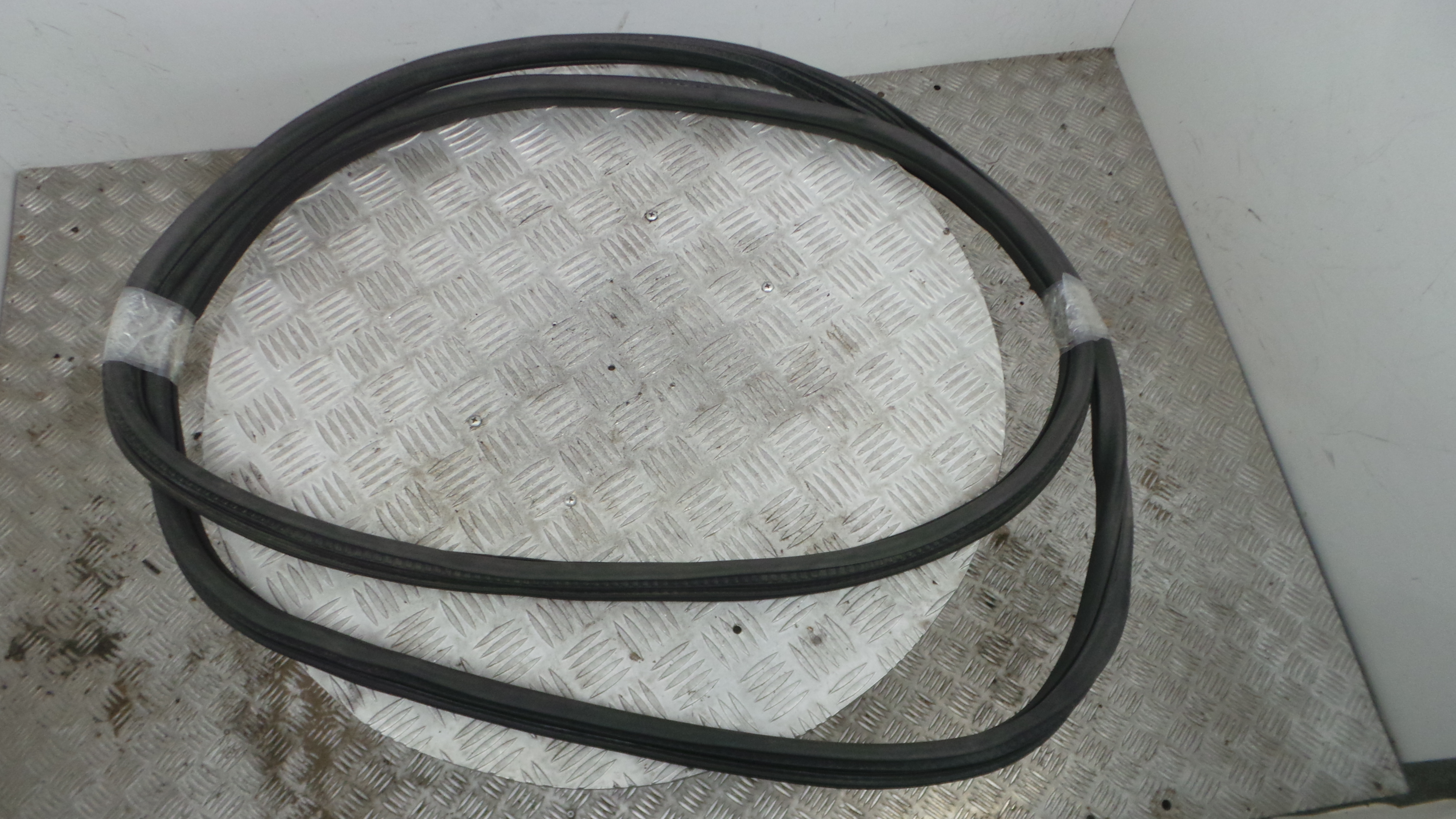Borracha Porta Esquerda 9673480280 - PEUGEOT 208 I (CA_, CC_)-36780965