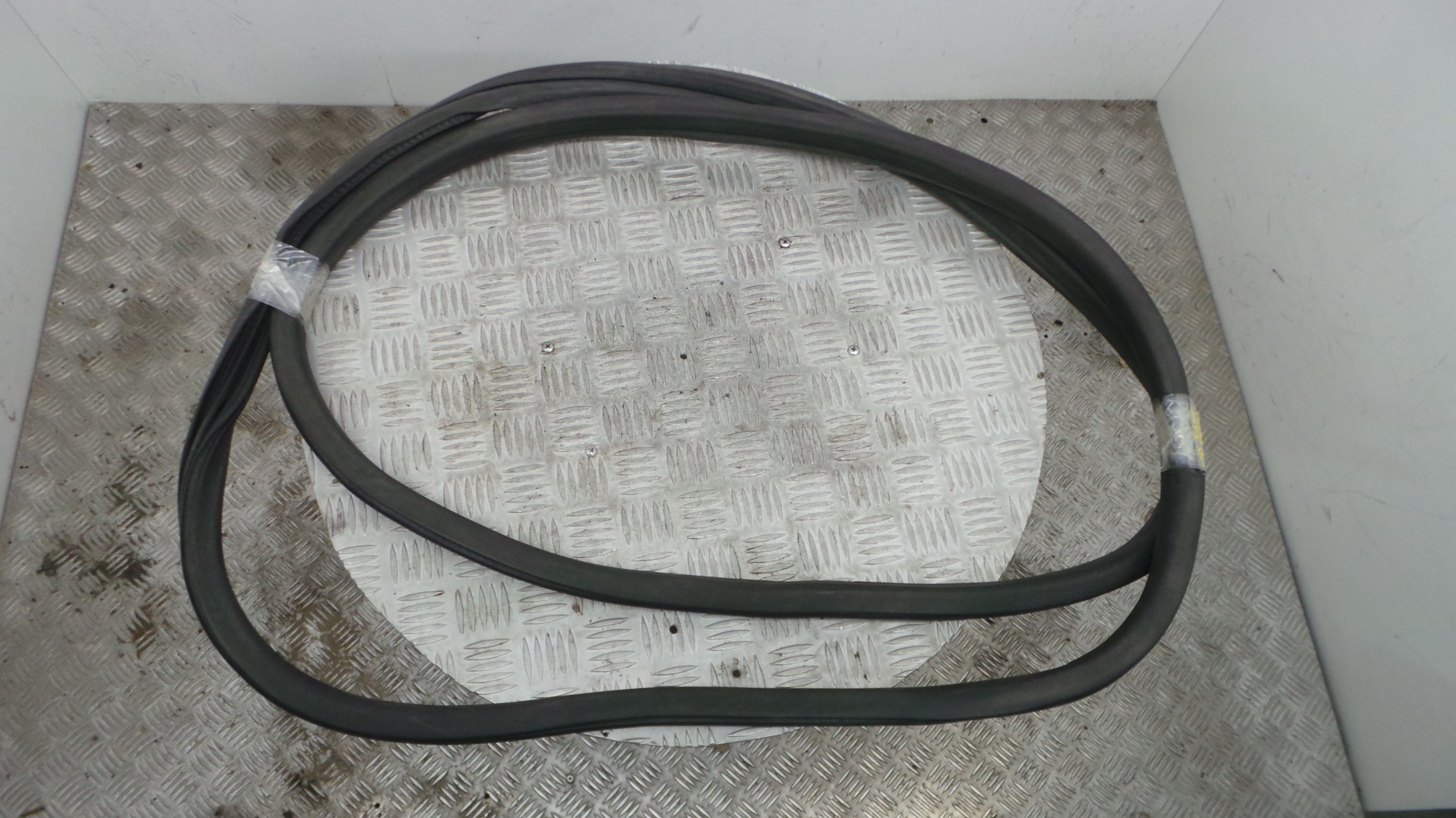 Borracha Porta Esquerda 9673480280 - PEUGEOT 208 I (CA_, CC_)-36780965