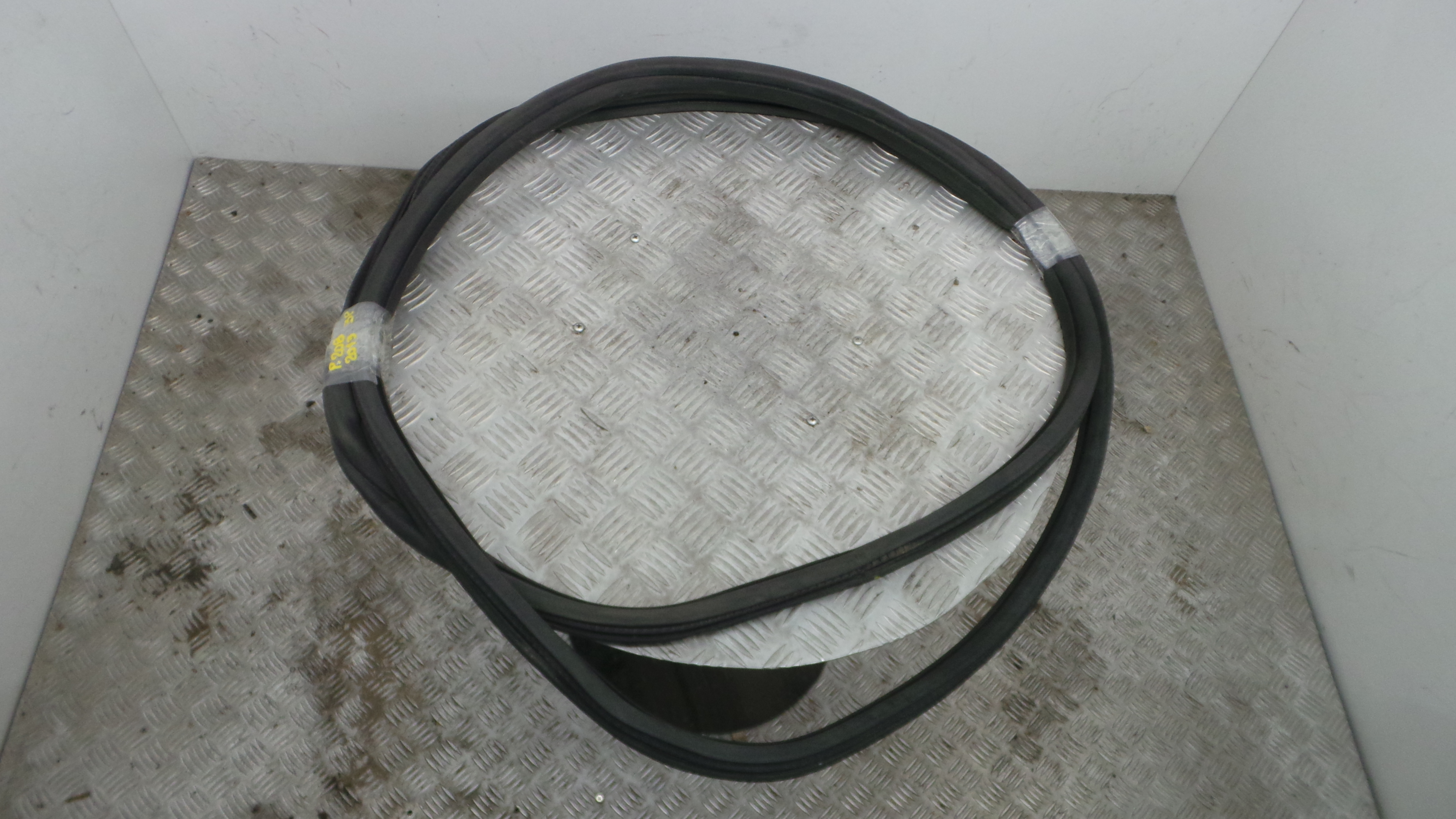 Borracha Porta Direita 9673480280 - PEUGEOT 208 I (CA_, CC_)-36780968