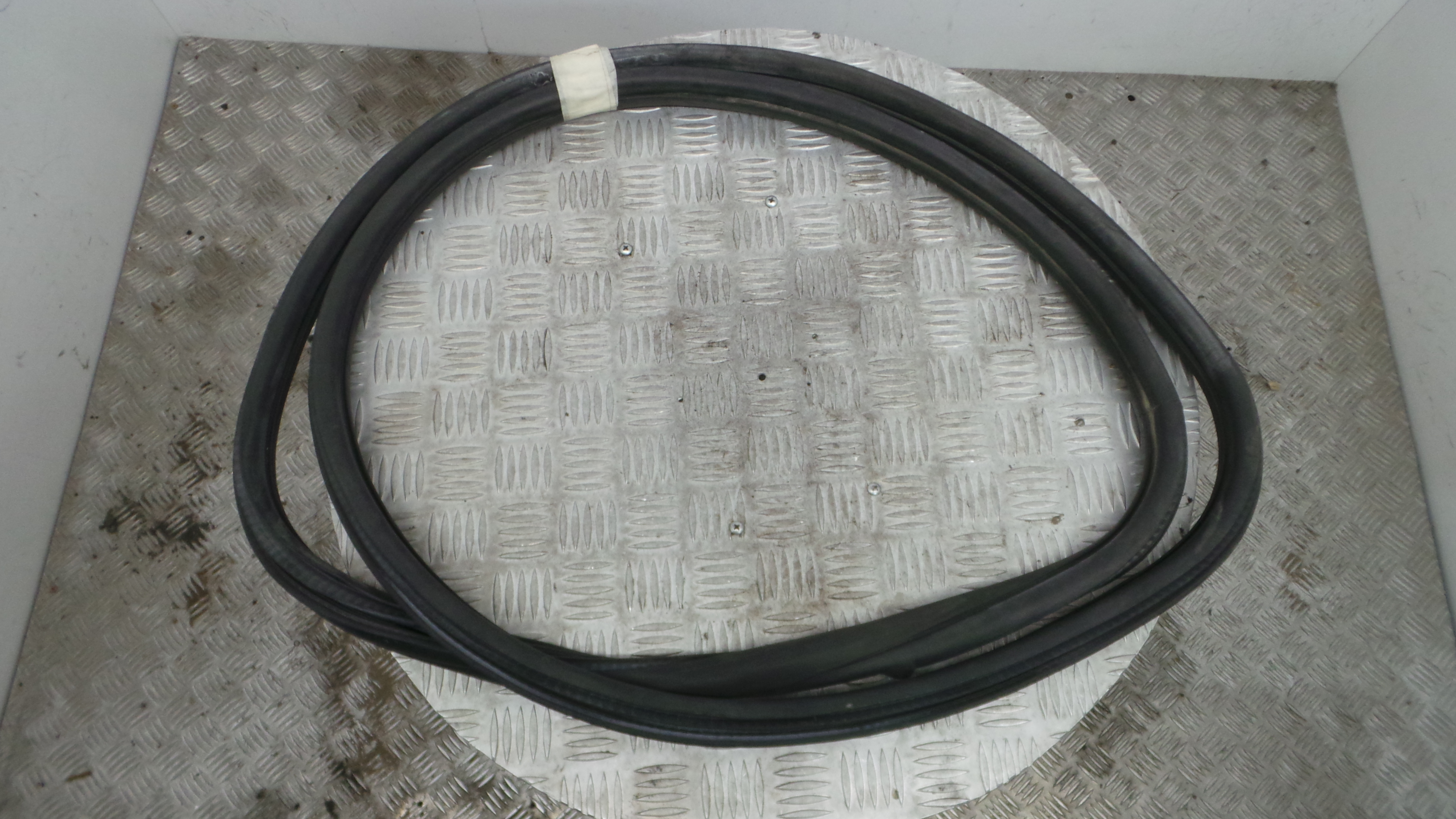 Borracha Porta Frente Direita 9673084680 - PEUGEOT 208 I (CA_, CC_)-36781047