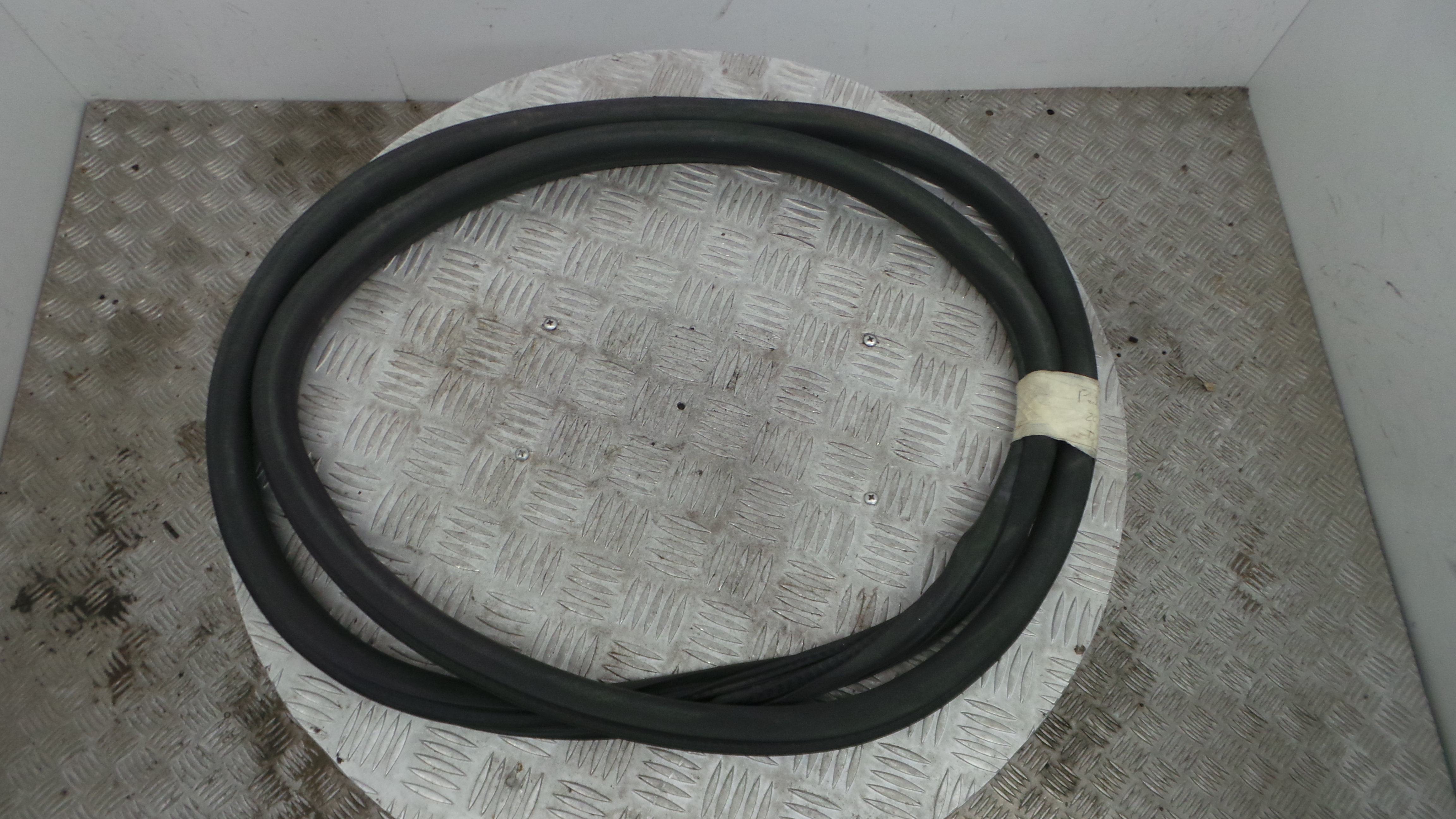 Borracha Porta Tras Esquerda 9673170080 - PEUGEOT 208 I (CA_, CC_)-36781082