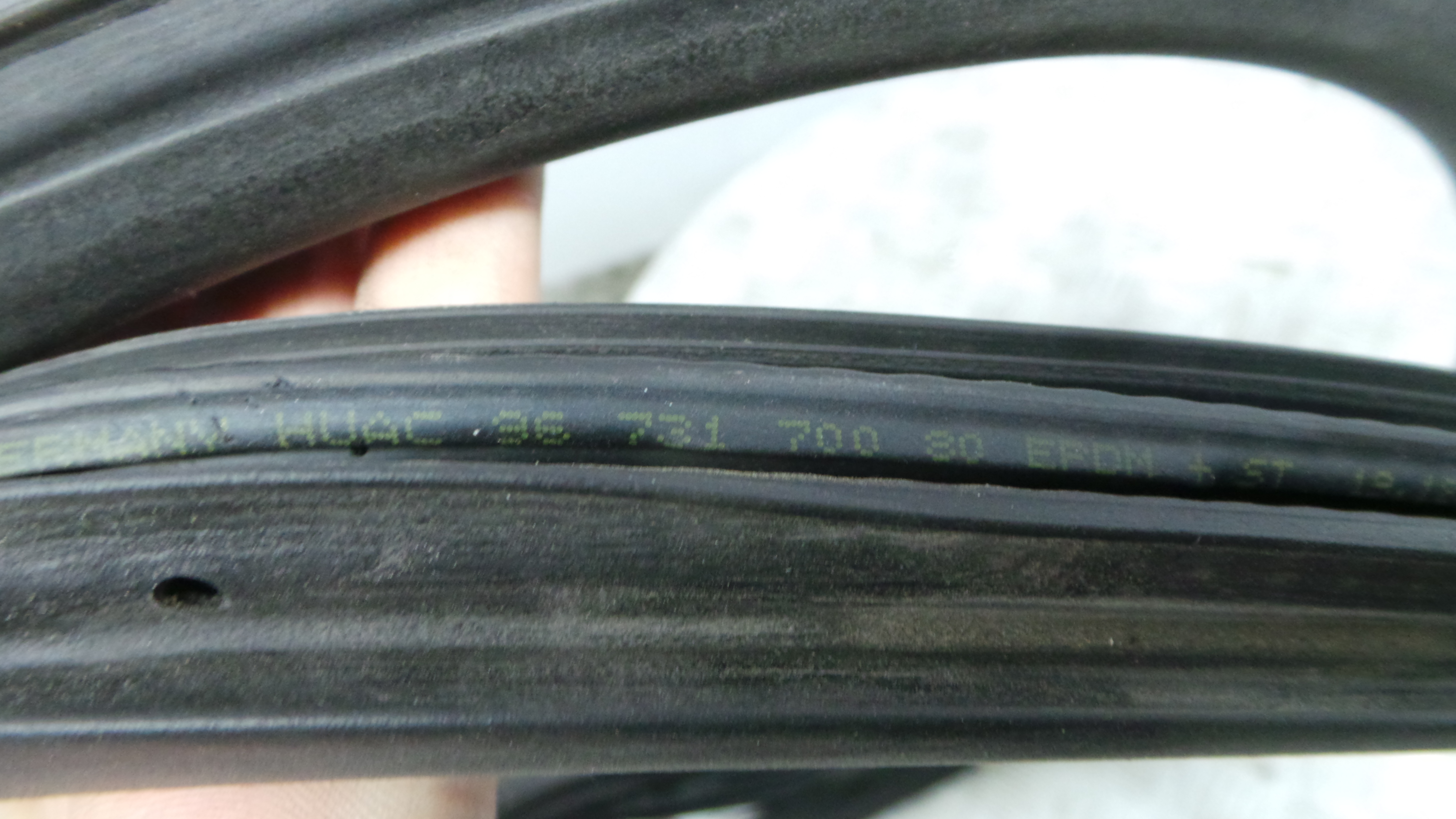 Borracha Porta Tras Esquerda 9673170080 - PEUGEOT 208 I (CA_, CC_)-36781082