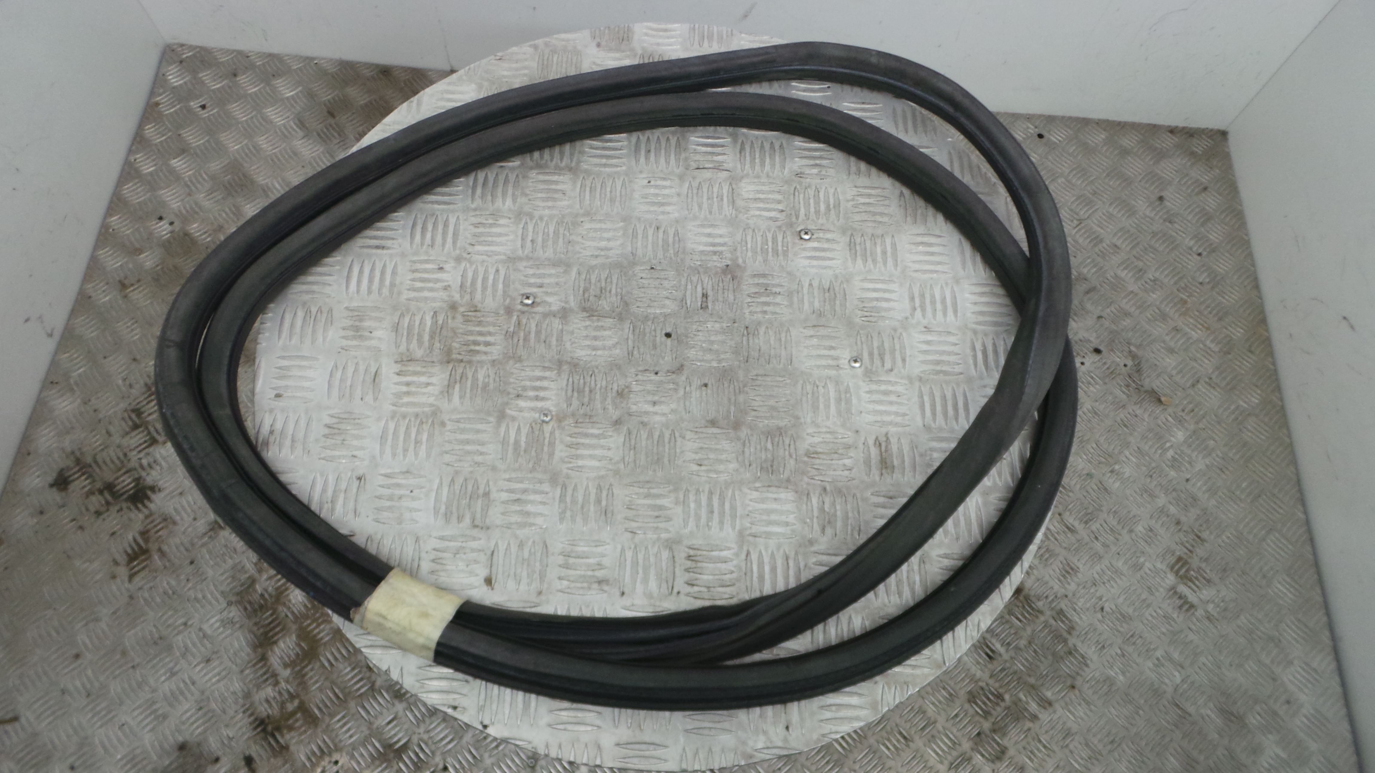 Borracha Porta Frente Direita 9673084680 - PEUGEOT 208 I (CA_, CC_)-36781093