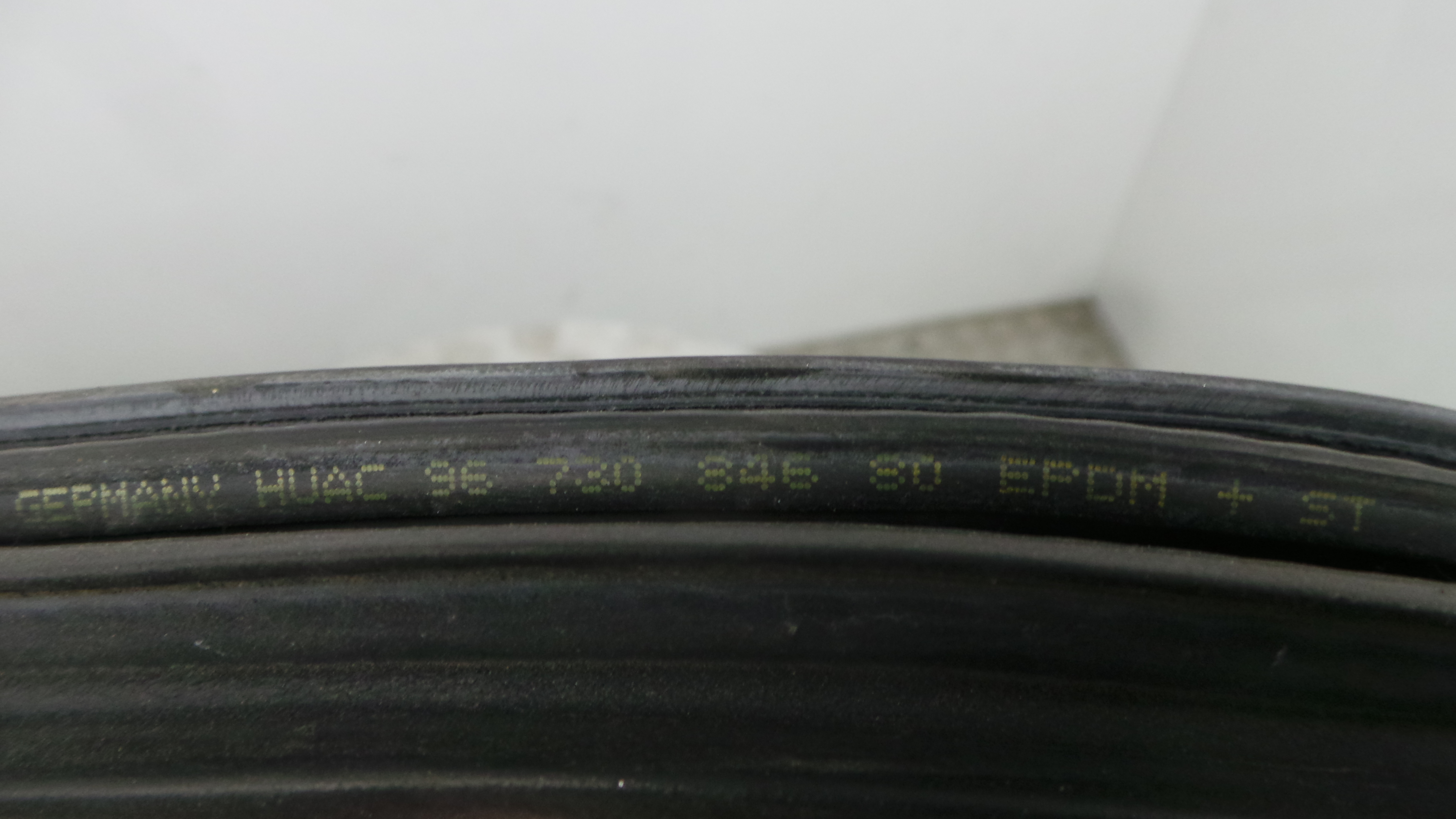 Borracha Porta Frente Direita 9673084680 - PEUGEOT 208 I (CA_, CC_)-36781093