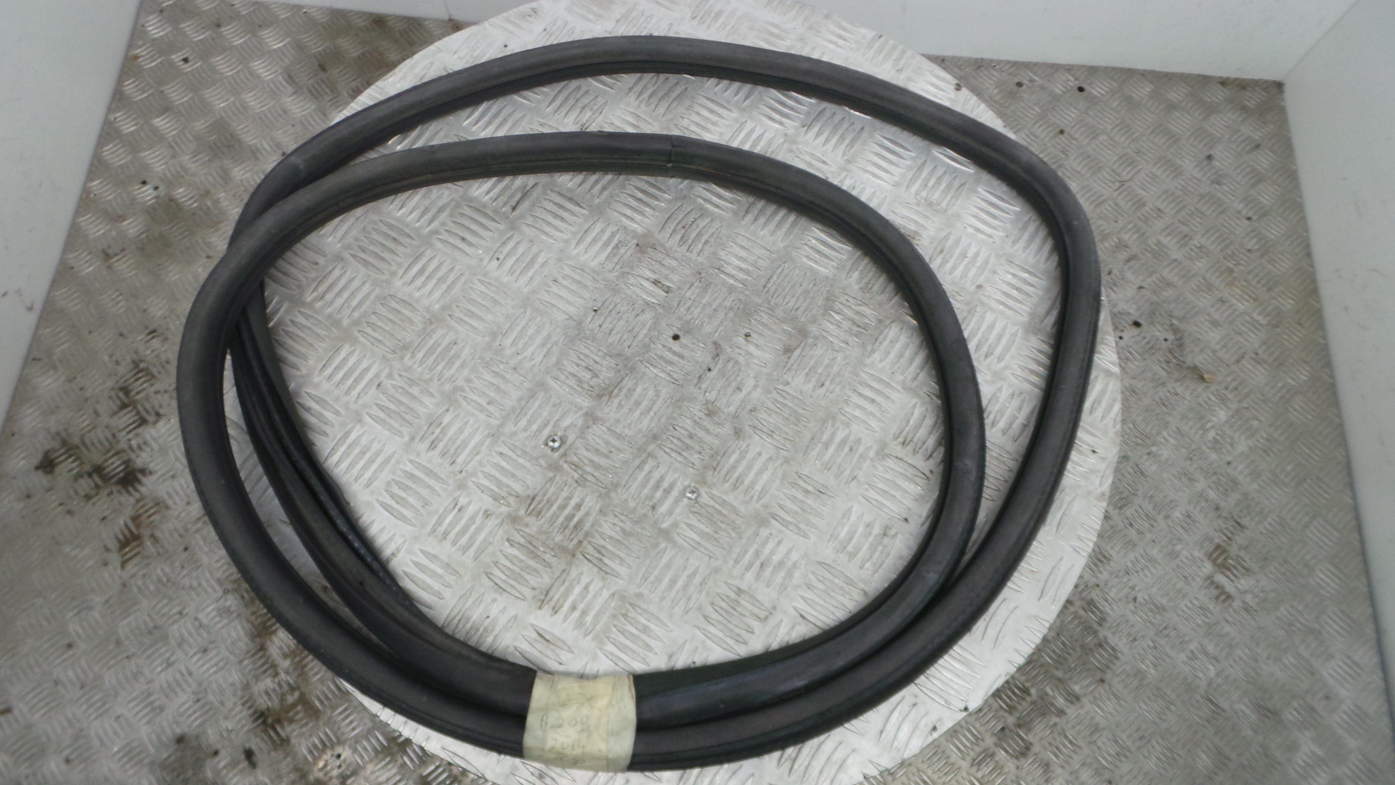 Borracha Porta Tras Direita 9673170080 - PEUGEOT 208 I (CA_, CC_)-36781099