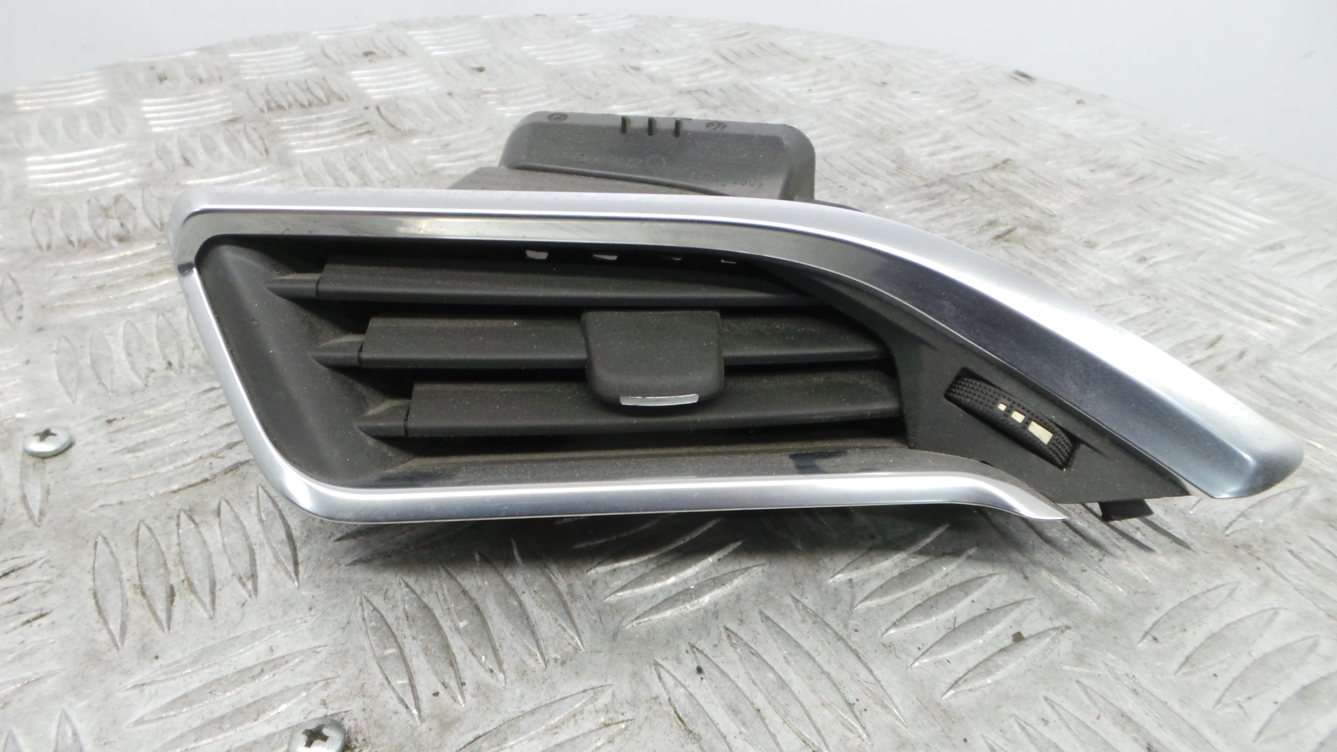Grelha da Sofagem  9633131777 - PEUGEOT 208 I (CA_, CC_)-36781534