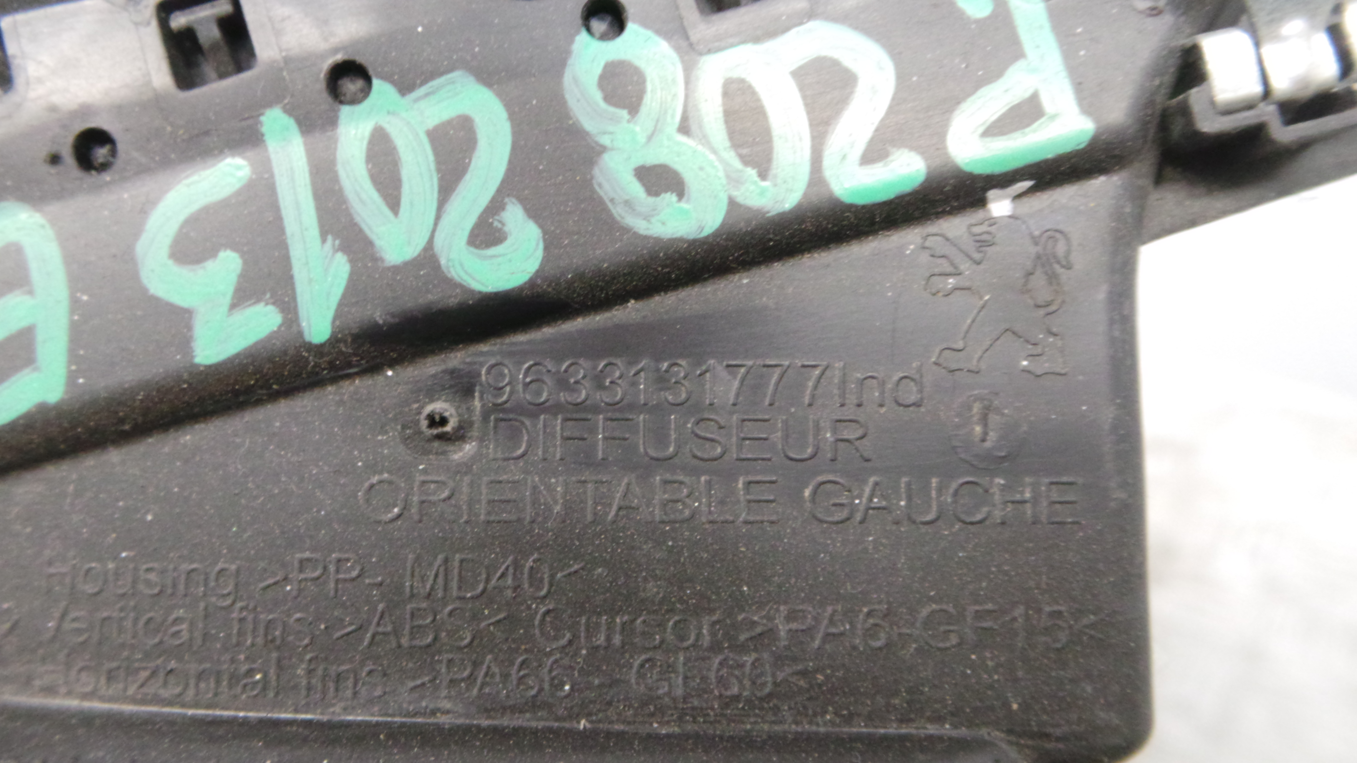 Grelha da Sofagem  9633131777 - PEUGEOT 208 I (CA_, CC_)-36781534