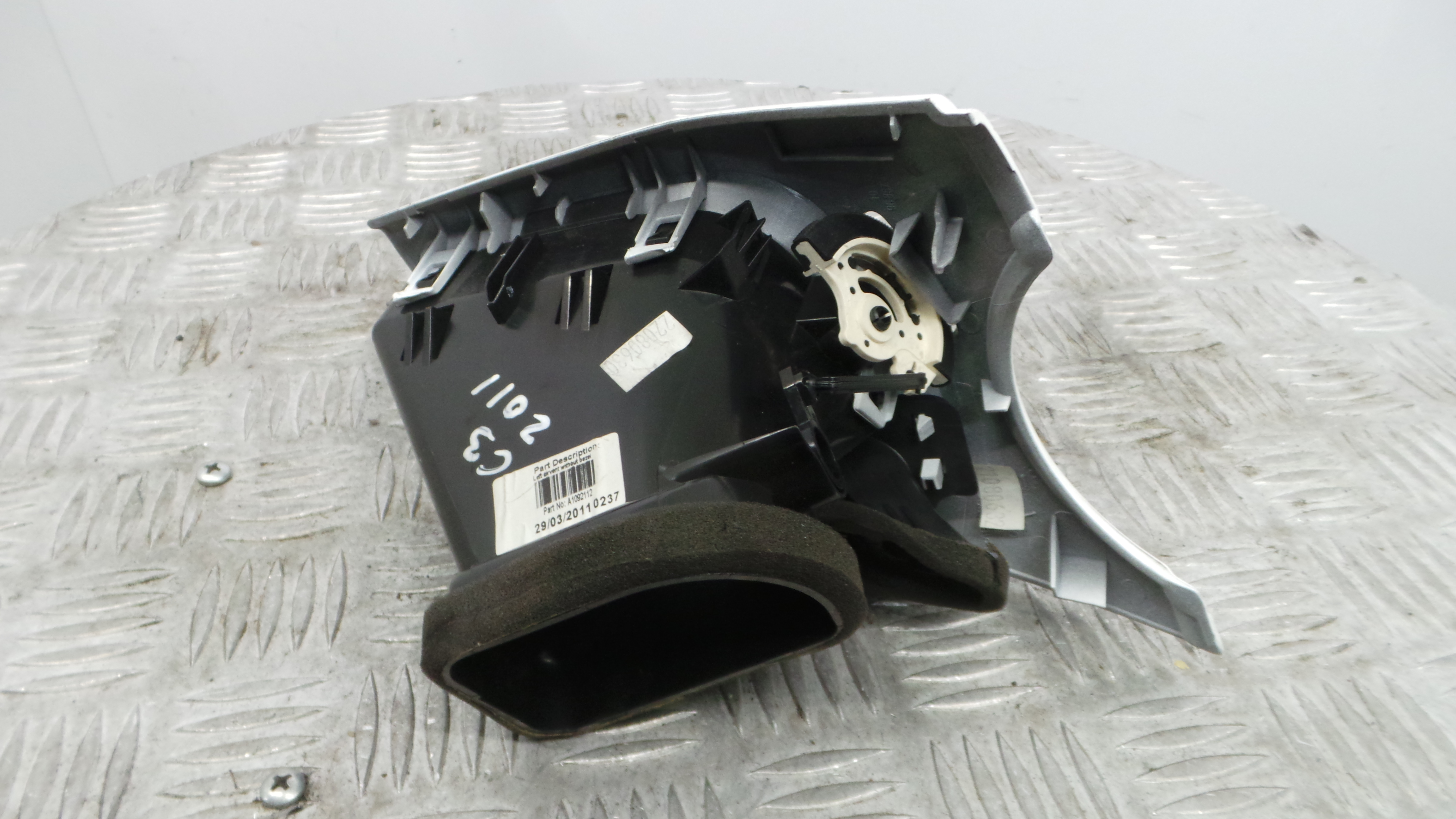 Grelha da Sofagem 96857498ZD - CITROËN C3 II (SC_)-36781570