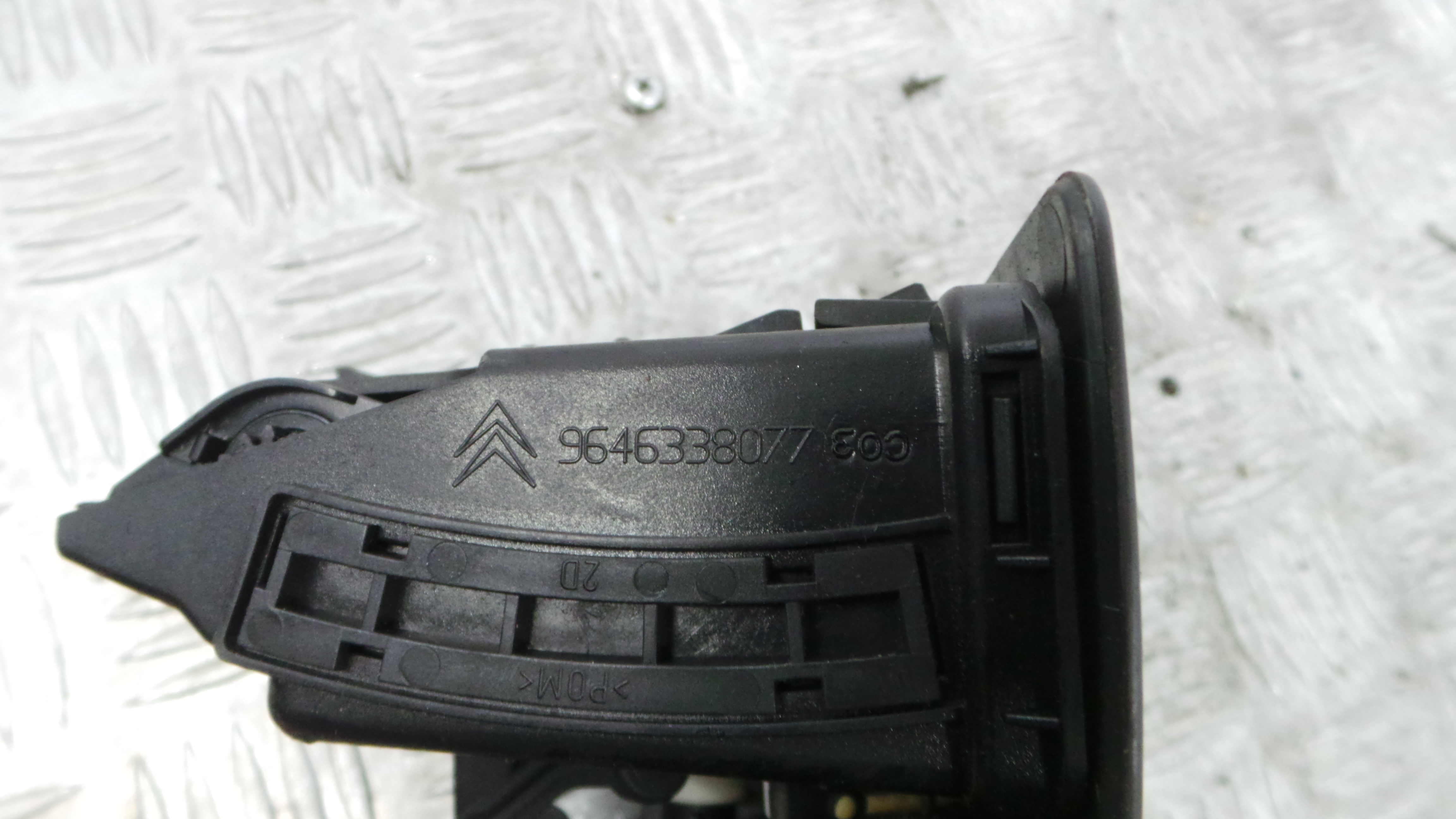 Grelha da Sofagem 9646338077 - CITROËN C4 I (LC_)-36781989