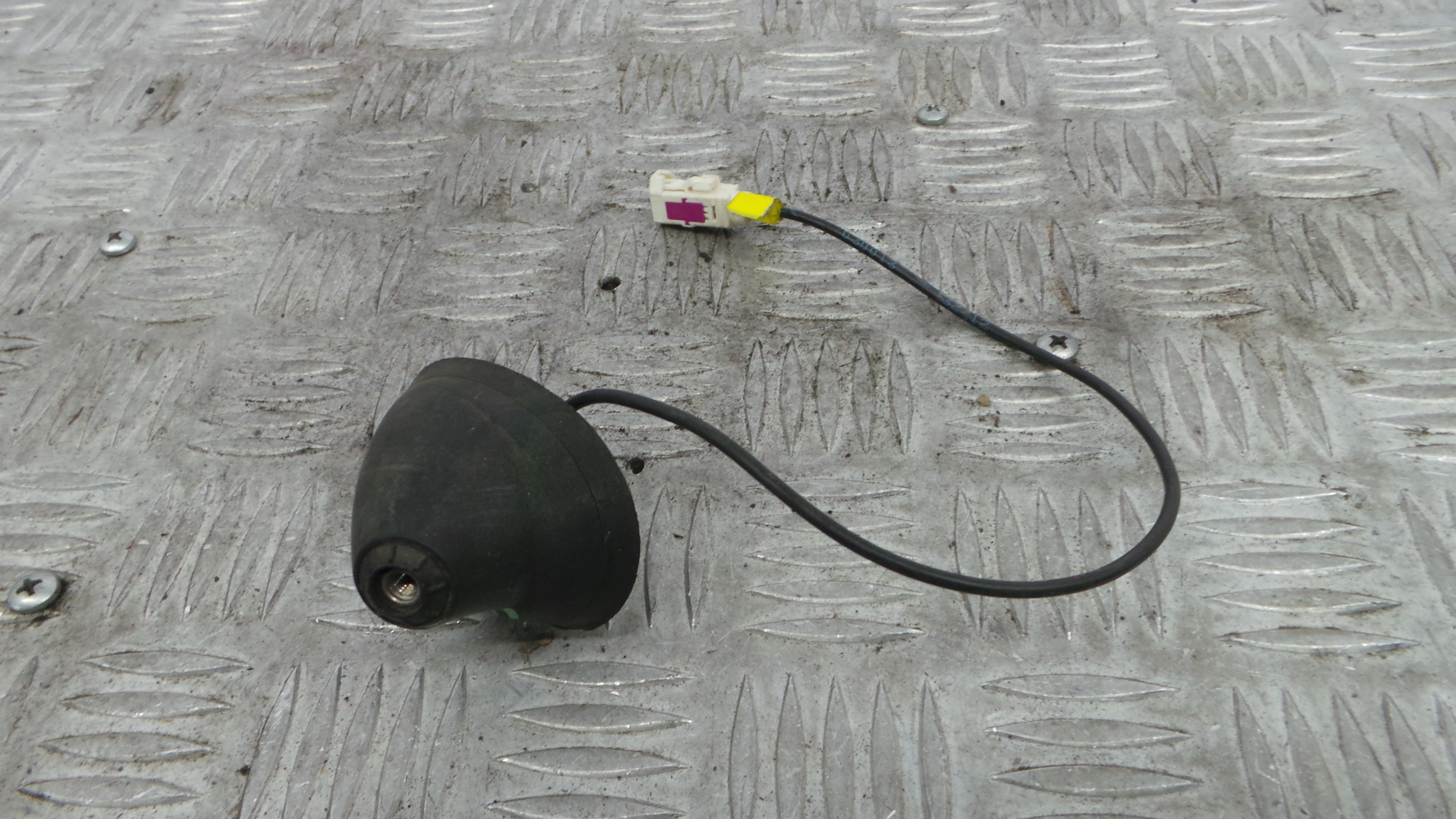 Antena 9674768980 - PEUGEOT 208 I (CA_, CC_)-36784403