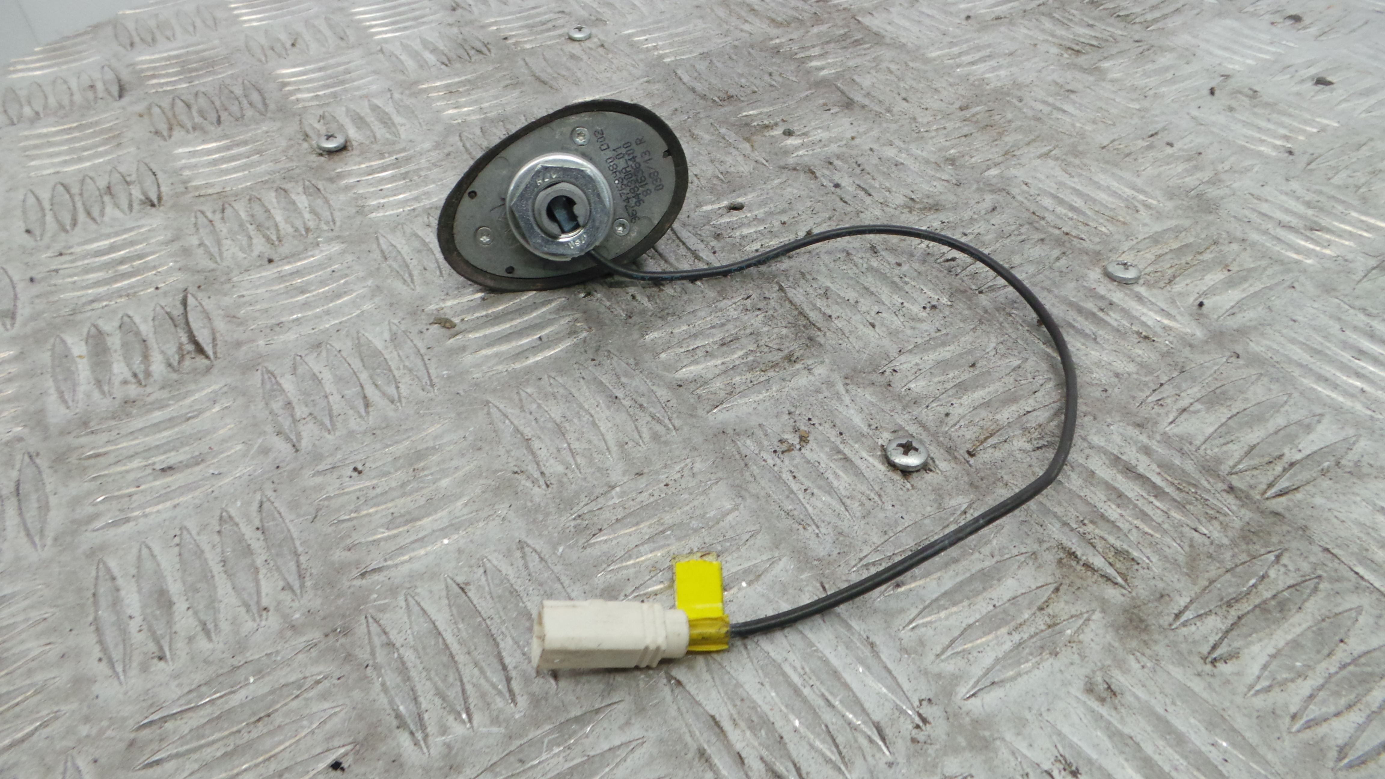 Antena 9674768980 - PEUGEOT 208 I (CA_, CC_)-36784403