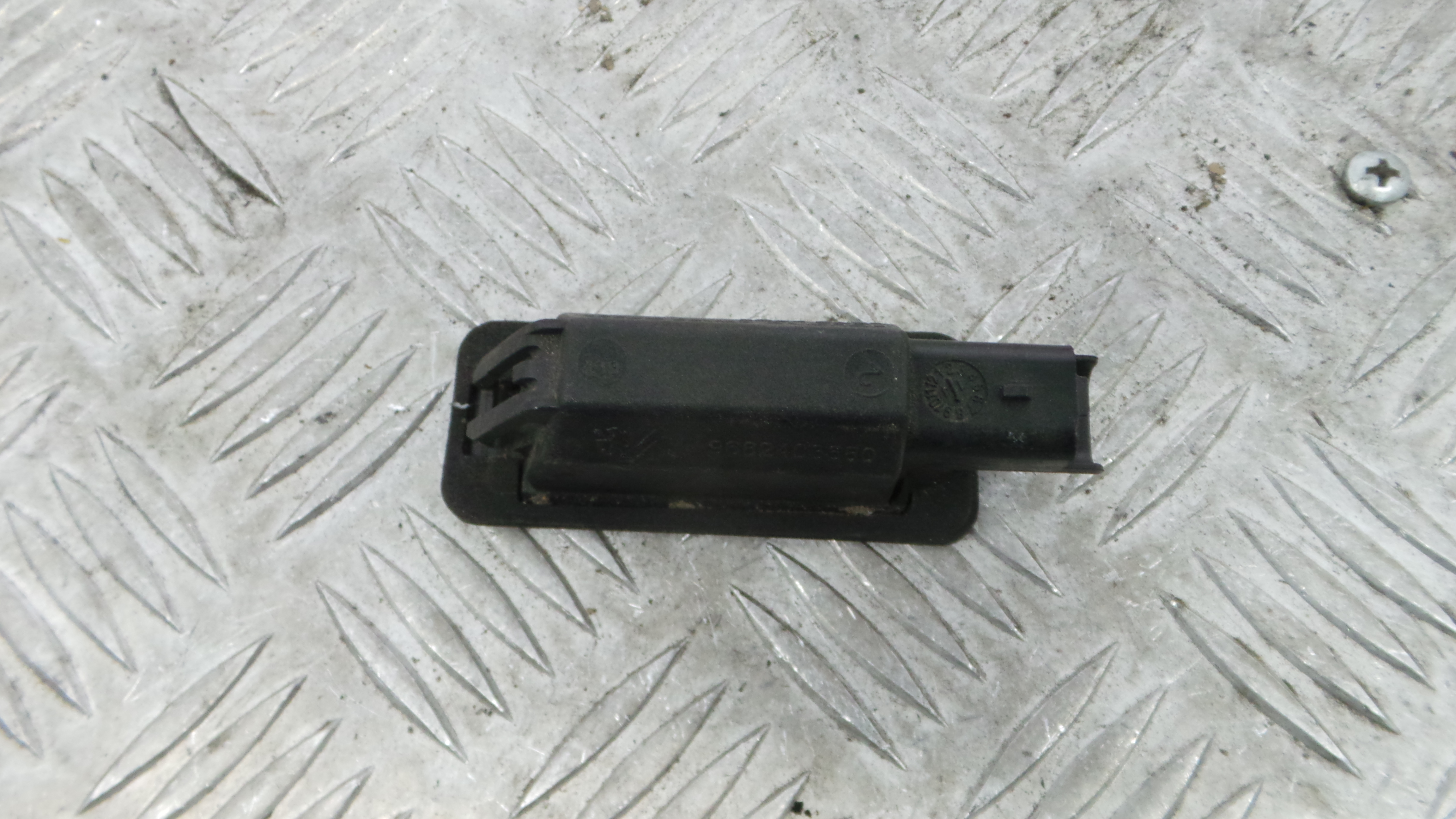 Luz de Matricula 9682403680 - CITROËN C4 II (NC_)-36784412