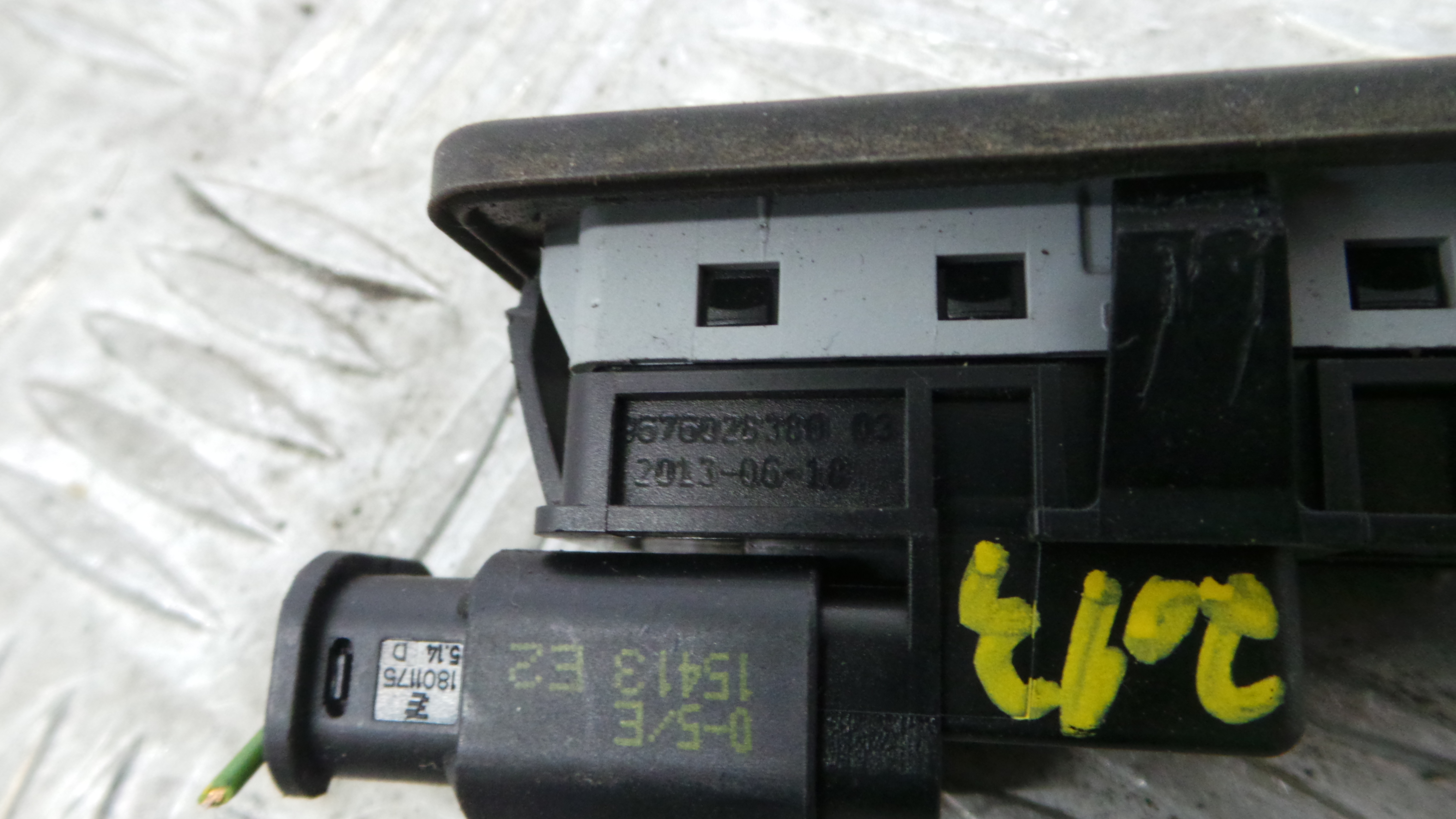 	Interruptor / Comando Mala 9676028380 - PEUGEOT 208 I (CA_, CC_)-36784424