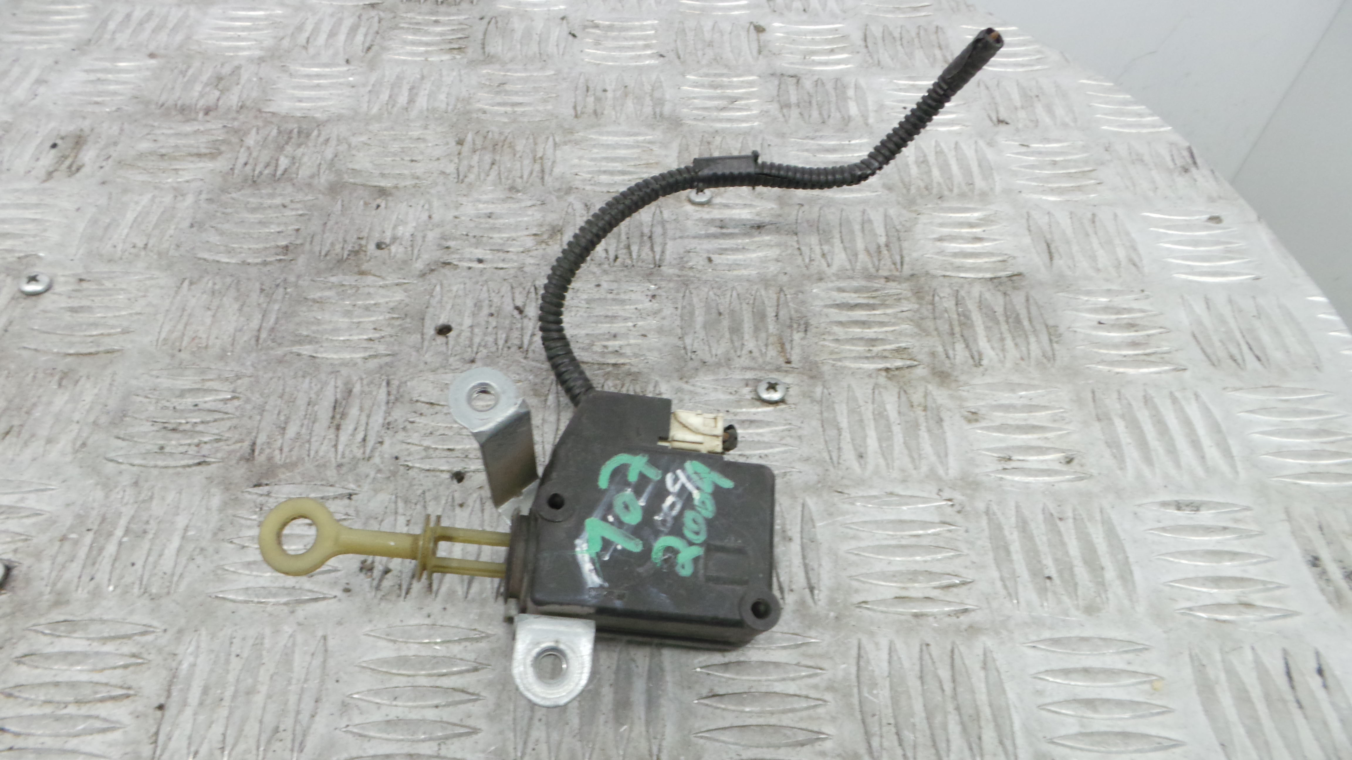 Pistola Fecho Central Mala 661528 - PEUGEOT 107 (PM_, PN_)-36784446