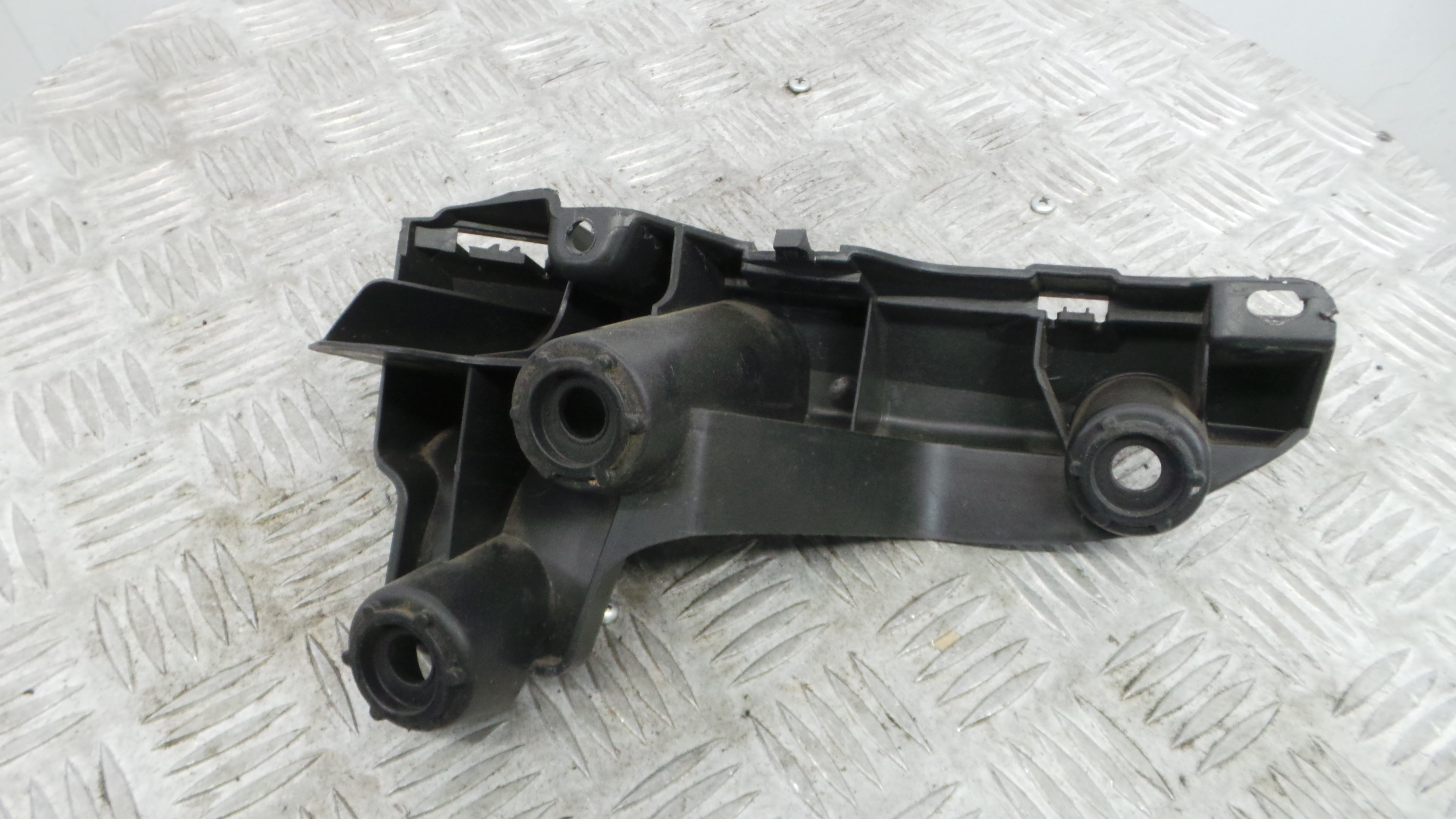 Suporte do Para Choques 9677934880 - PEUGEOT 308 II (LB_, LP_, LW_, LH_, L3_)-36786689