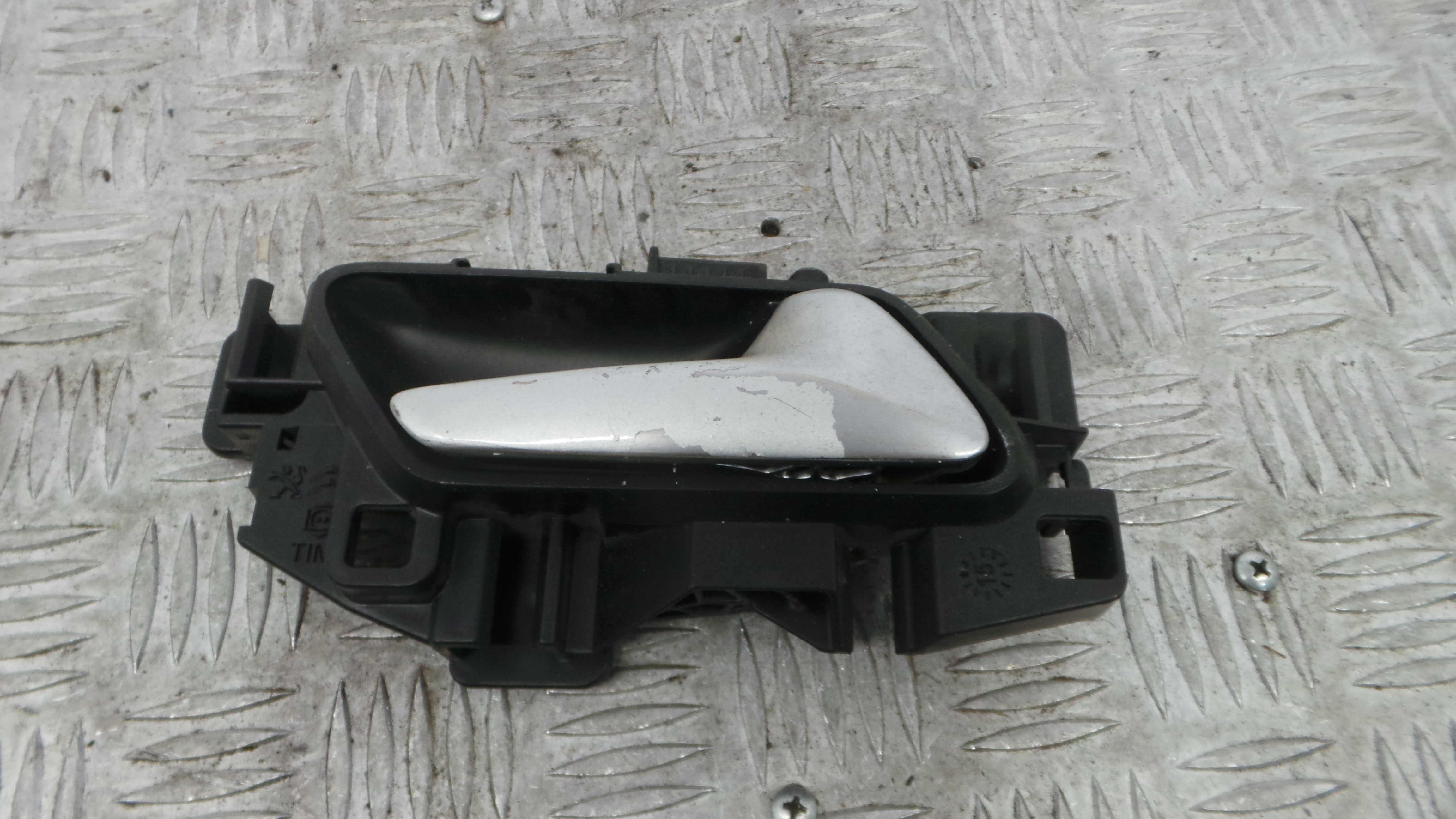 Puxador Interior Frente Direita 98000000VV - PEUGEOT 308 II (LB_, LP_, LW_, LH_, L3_)-36786710 Puxador Interior Frente Direita 98000000VV - PEUGEOT 308 II (LB_, LP_, LW_, LH_, L3_)-36786710