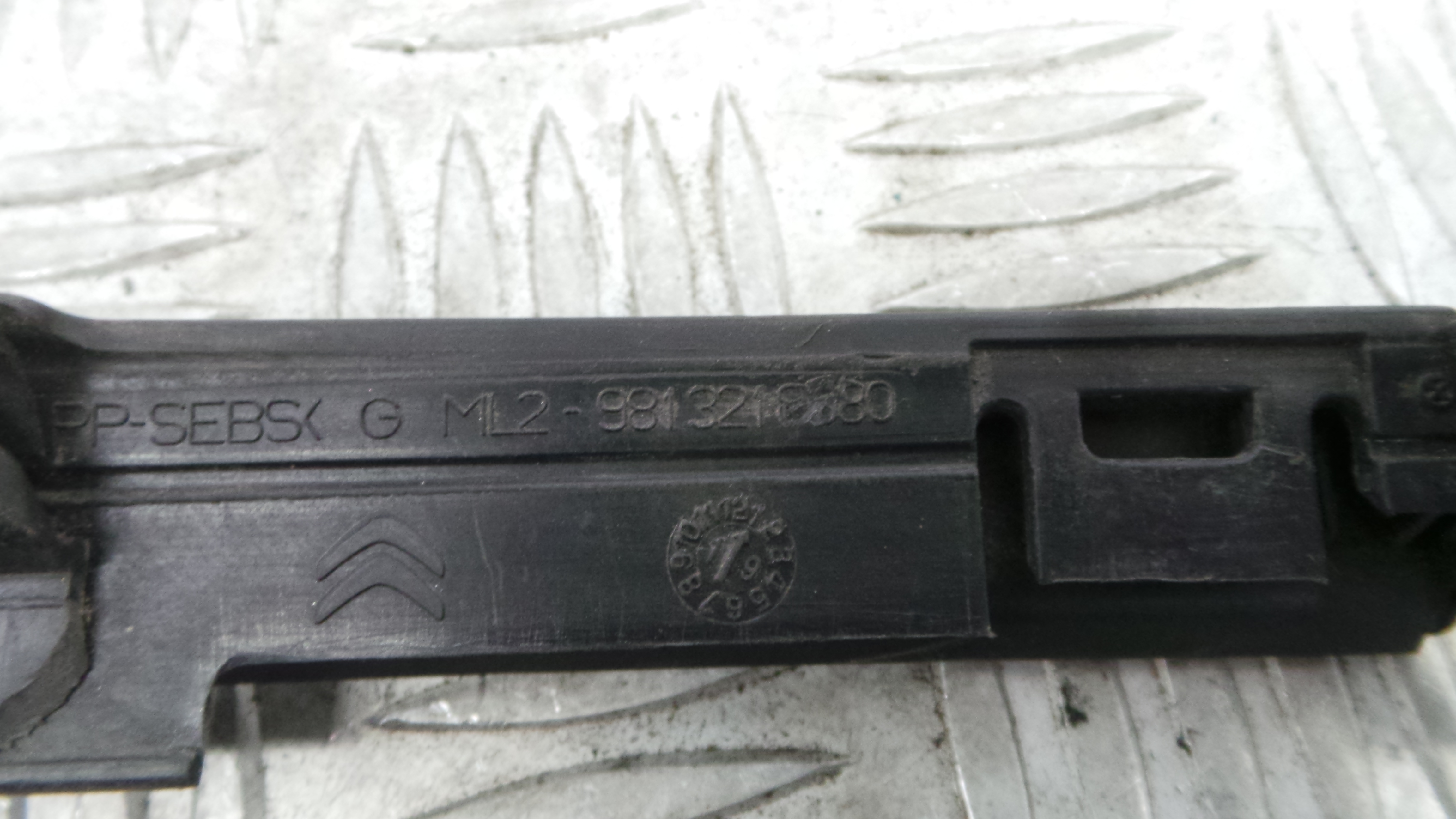 Raspador de gelo 9813218580 - CITROËN C3 / C3 ORIGIN III (SX)-36786720