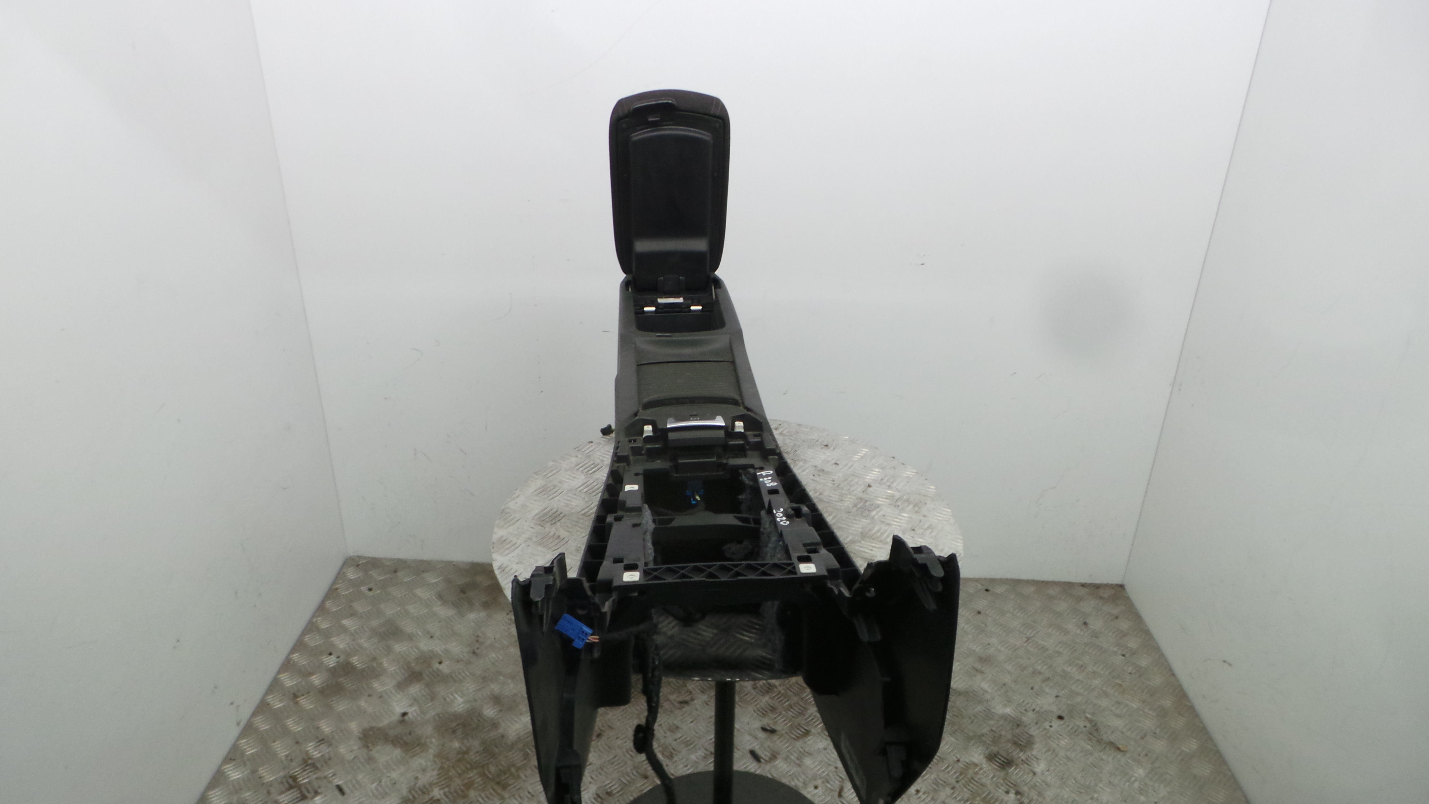 Apoio de Braço 96775883 - PEUGEOT 308 II (LB_, LP_, LW_, LH_, L3_)-36896328