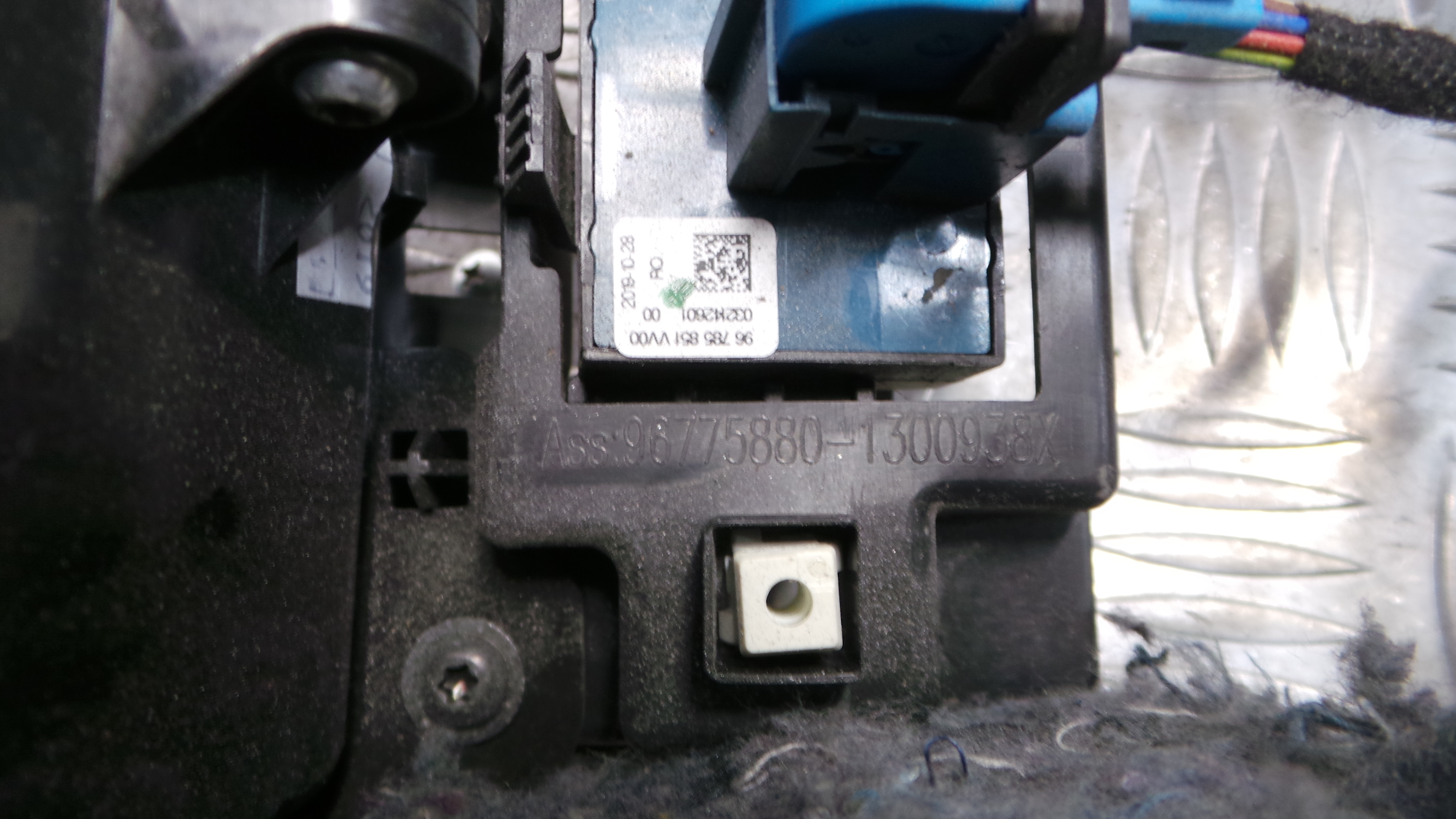 Apoio de Braço 96775883 - PEUGEOT 308 II (LB_, LP_, LW_, LH_, L3_)-36896328