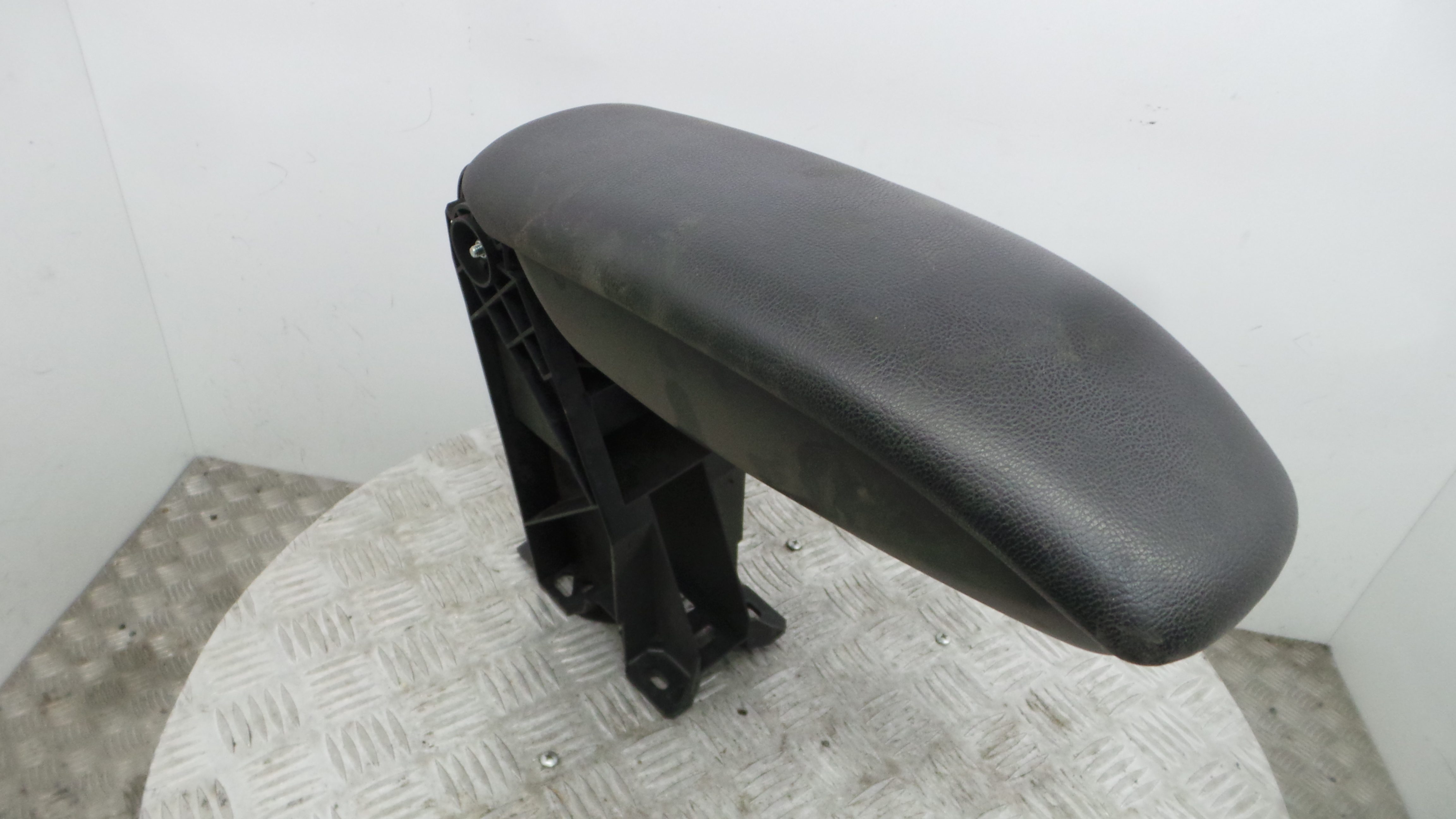 Apoio de Braço Central A0560501001 - CITROËN C3 II (SC_)-36896356