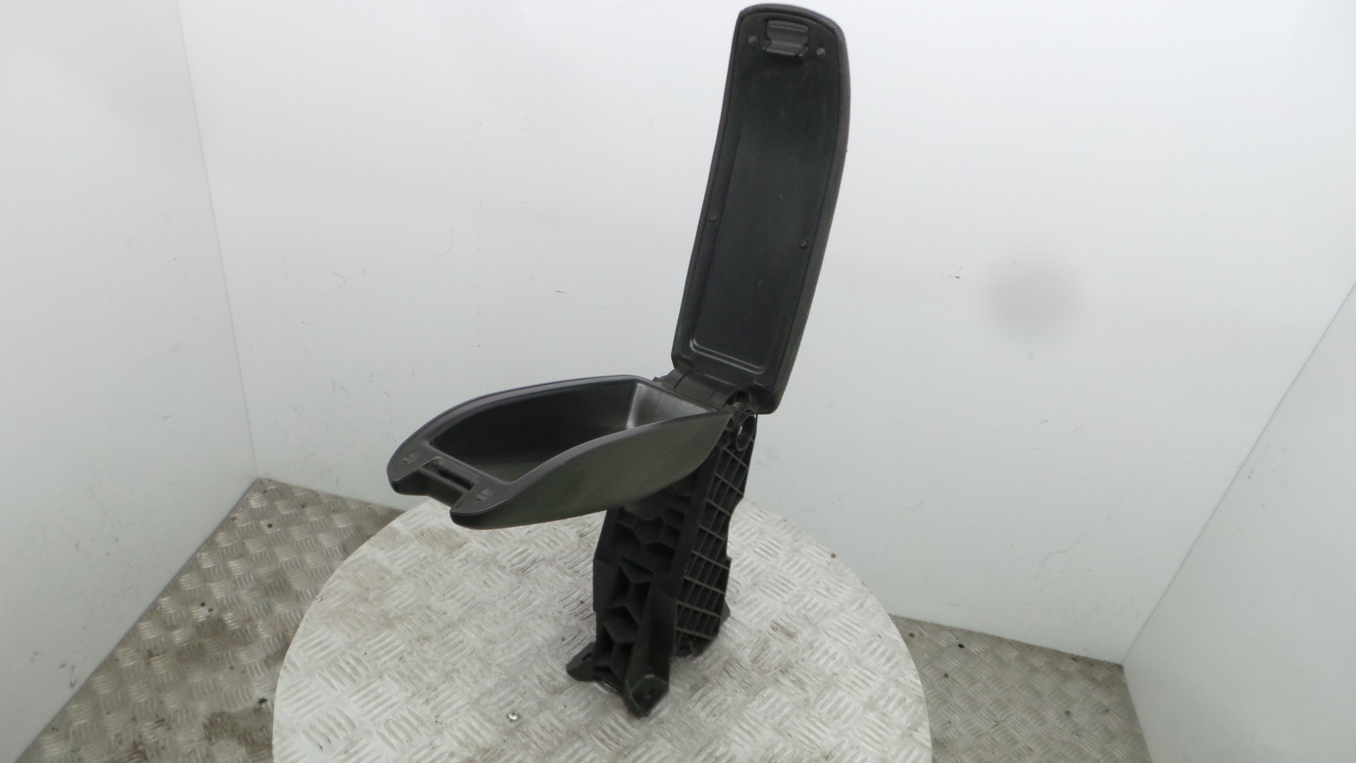 Apoio de Braço Central A0560501001 - PEUGEOT 208 I (CA_, CC_)-36896360