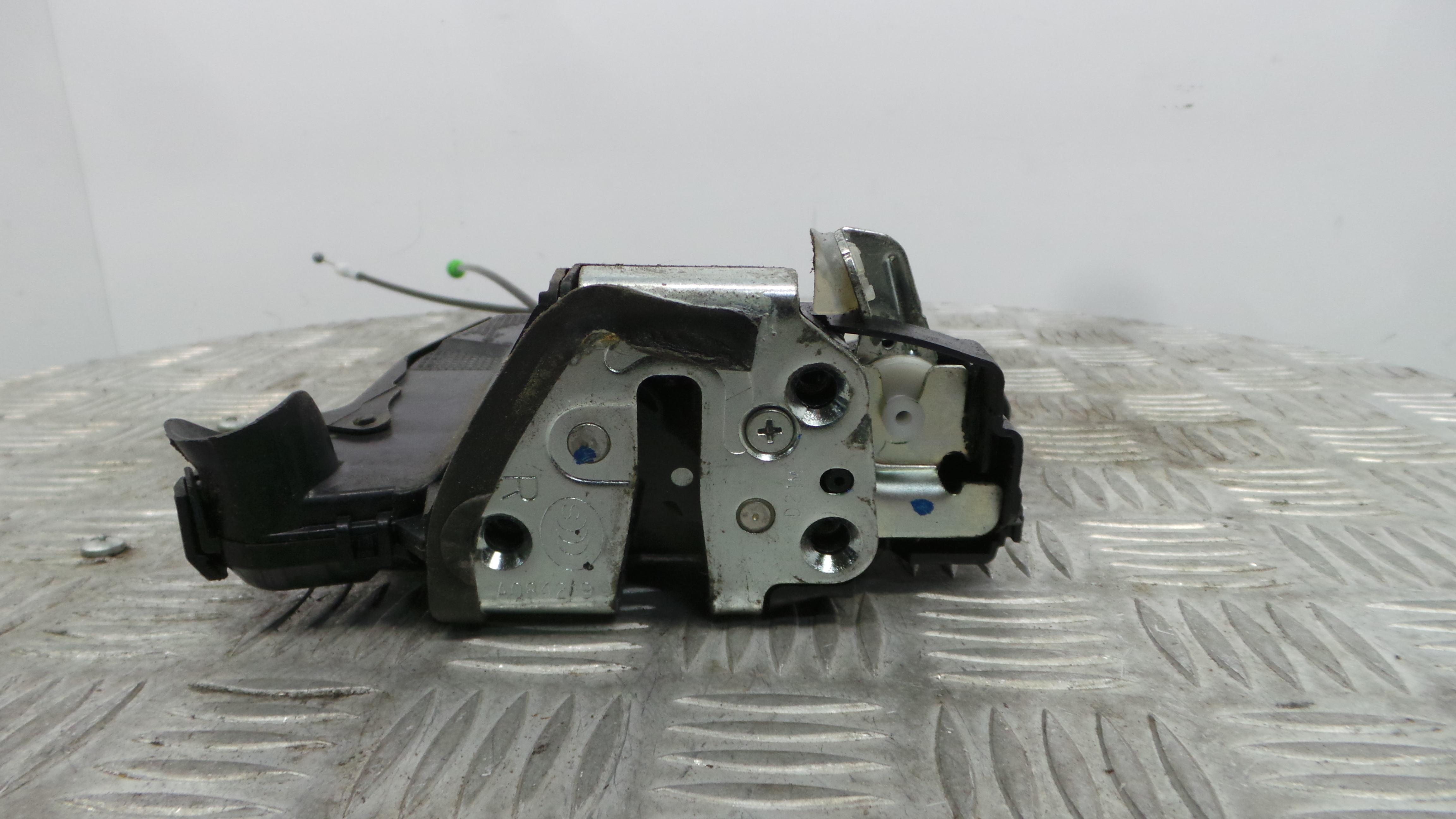 Fecho da Porta Frente Dto 69030-05131 - TOYOTA AURIS Combi (_E18_)-36897337